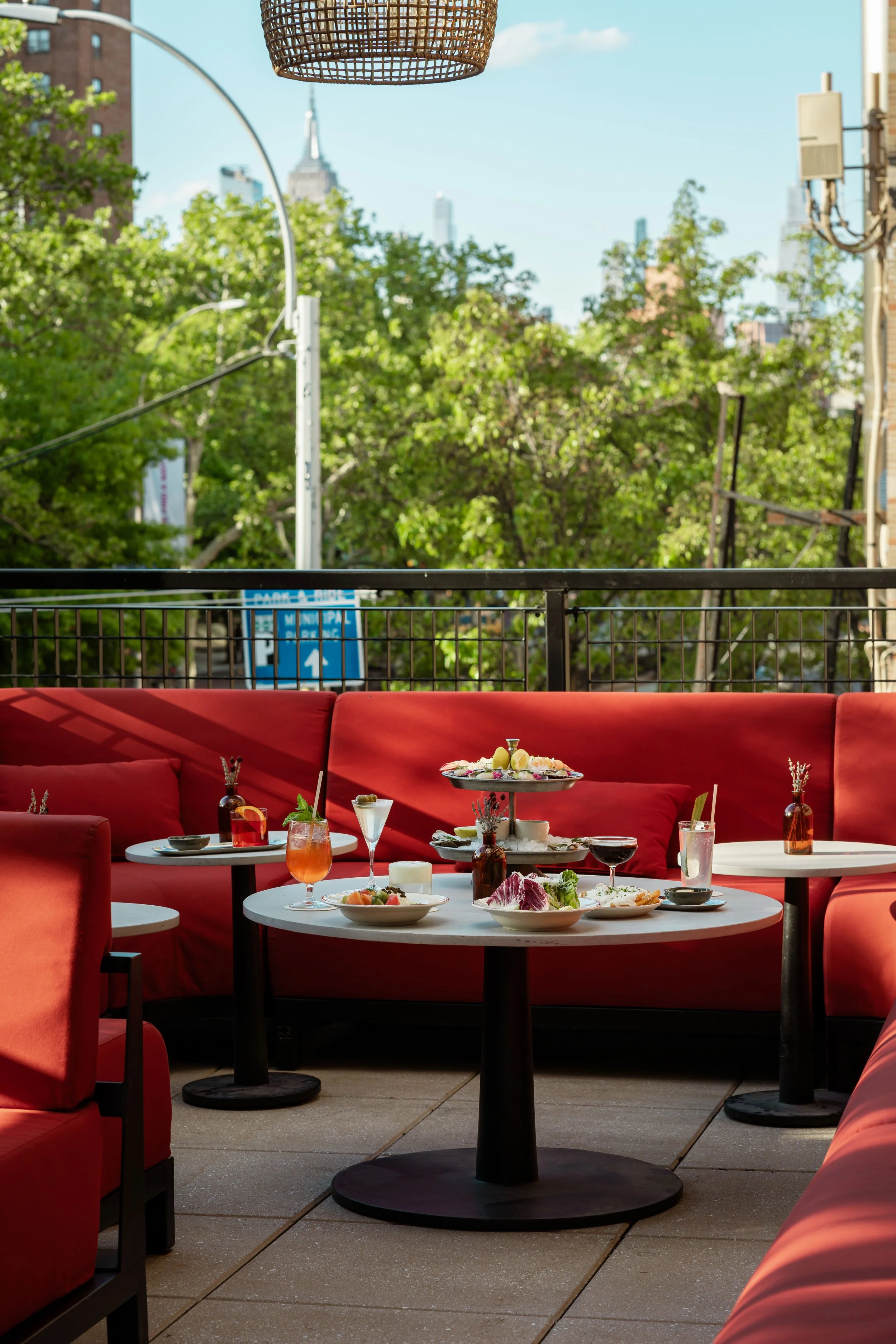 enjoy-cocktails-on-ms-alice-terrace-in-nyc-08822.jpg