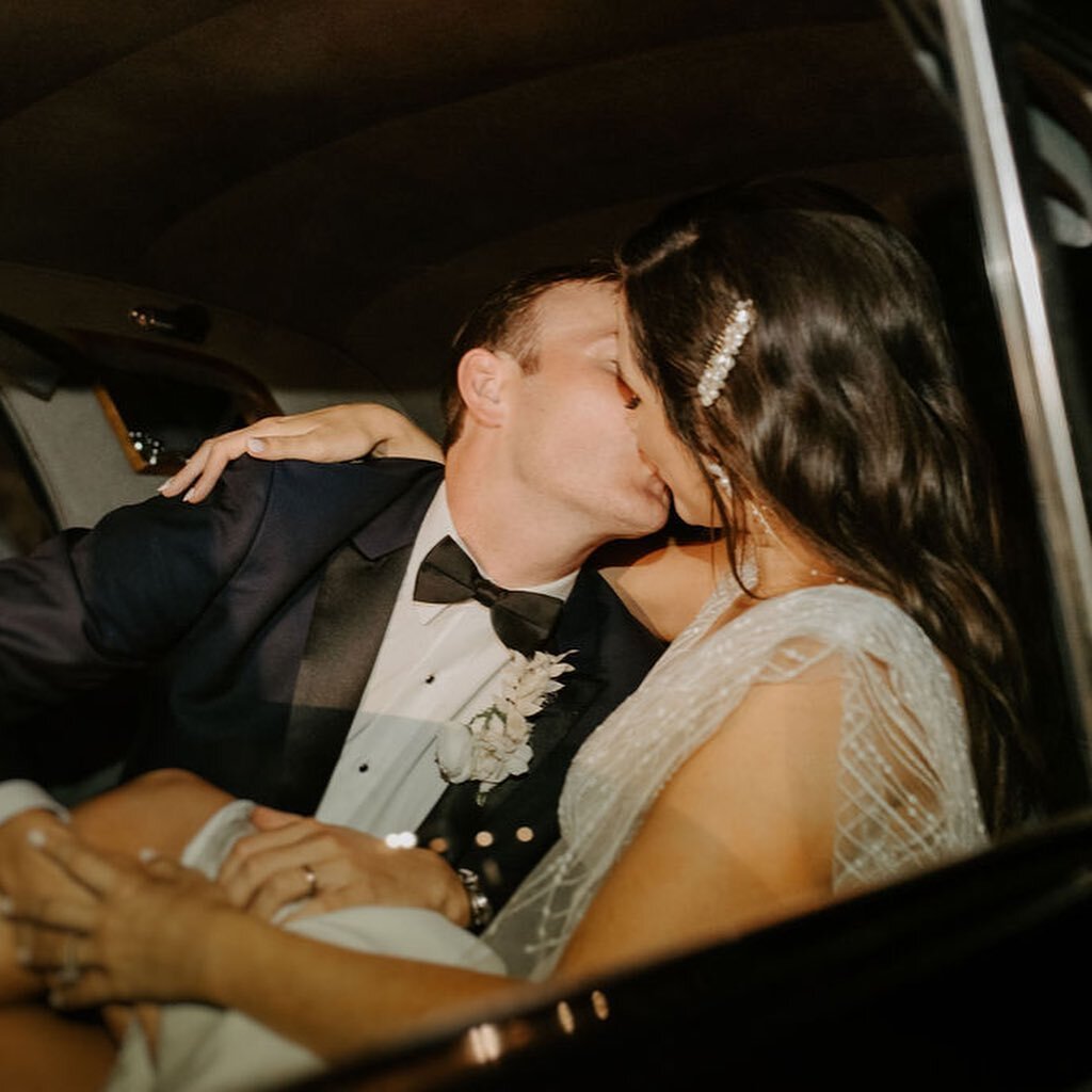 TIP TUESDAY | Transportation 

We don't just mean the getaway car for your getaway photo op, we mean logistical transportation for you, your wedding party, and possibly your guests. 

If you are getting a getaway car but drove to the venue, how is yo