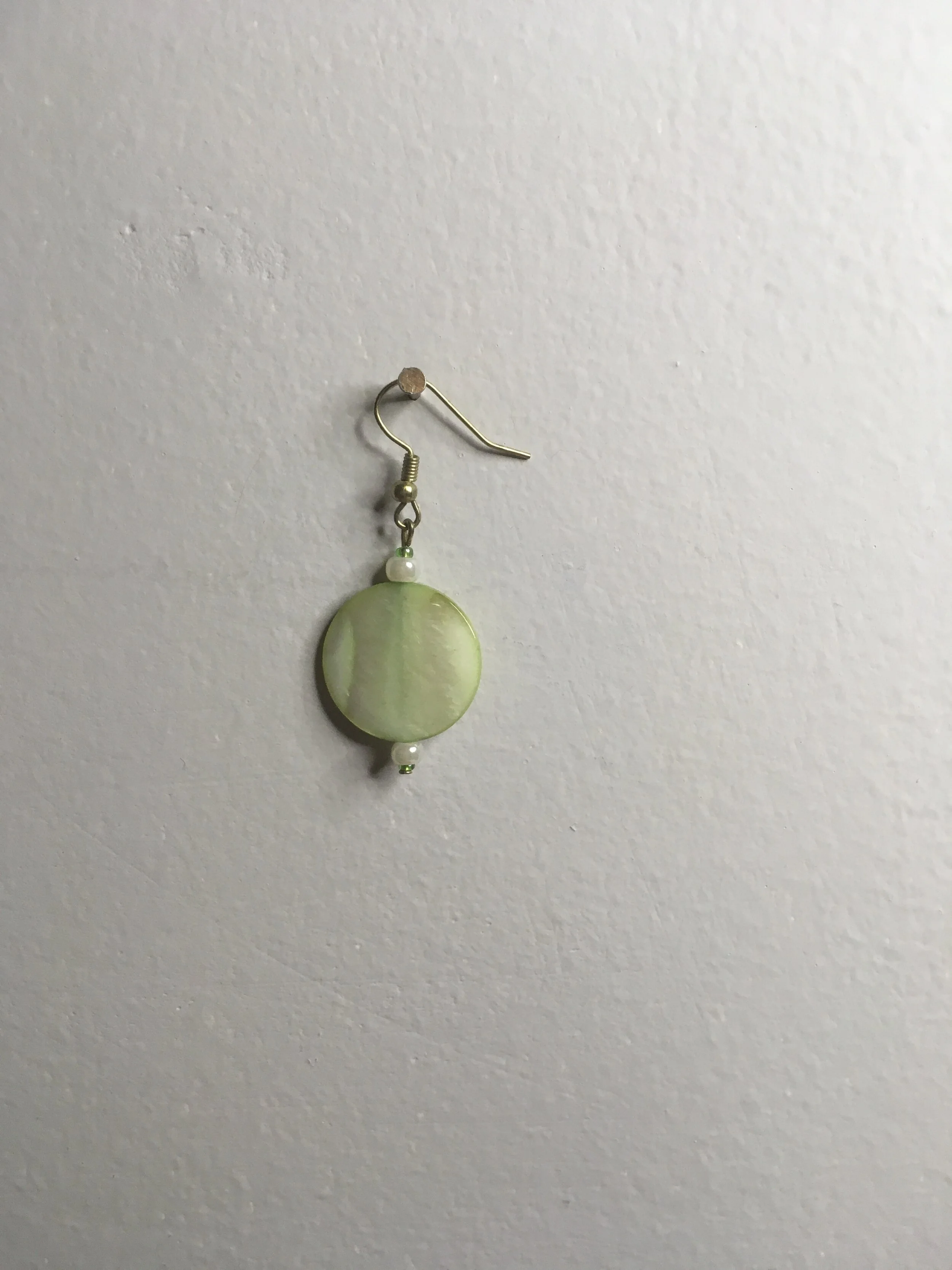 CIRCLE SHELL EARRINGS