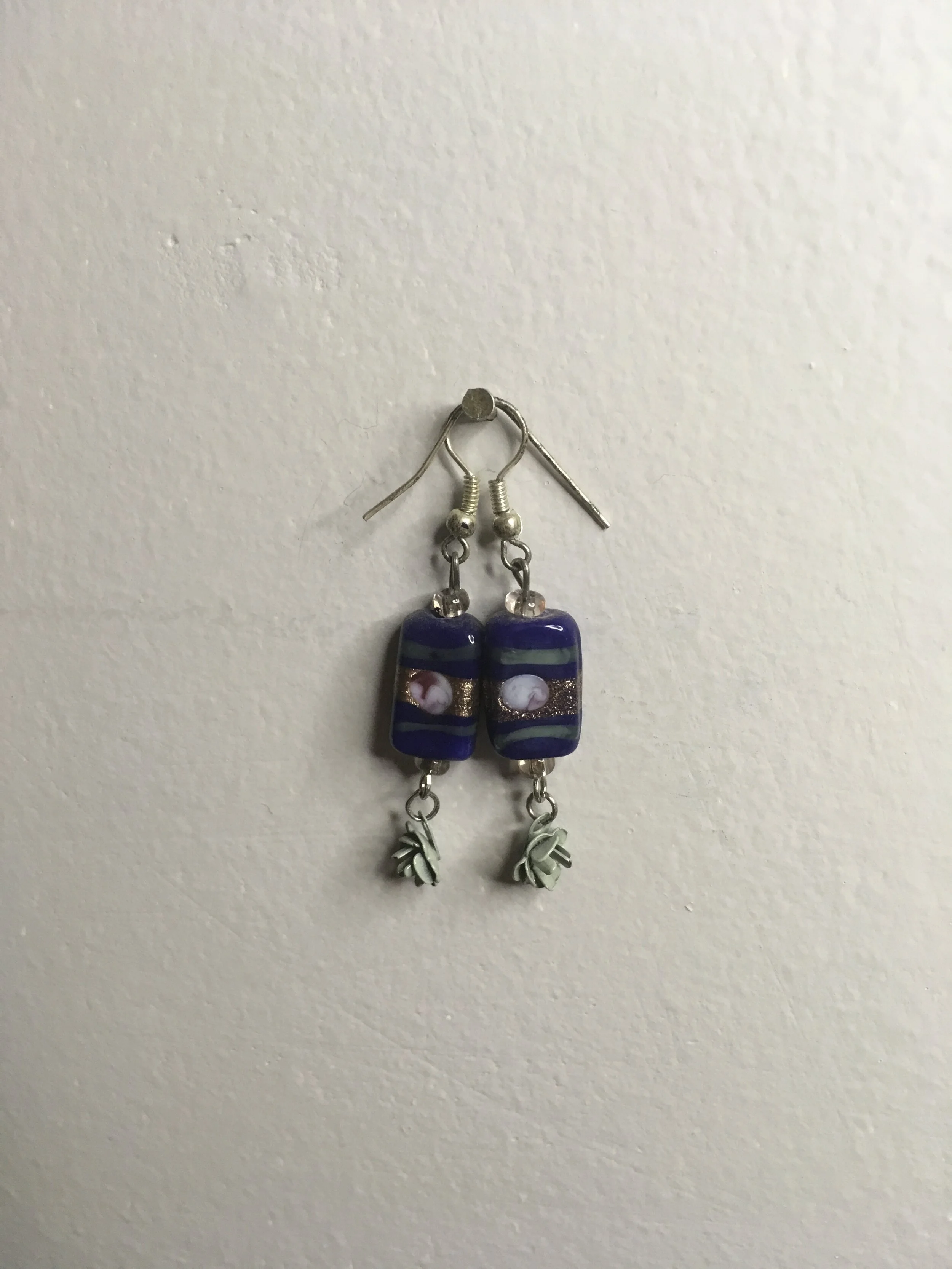 TINY FLORAL EARRINGS