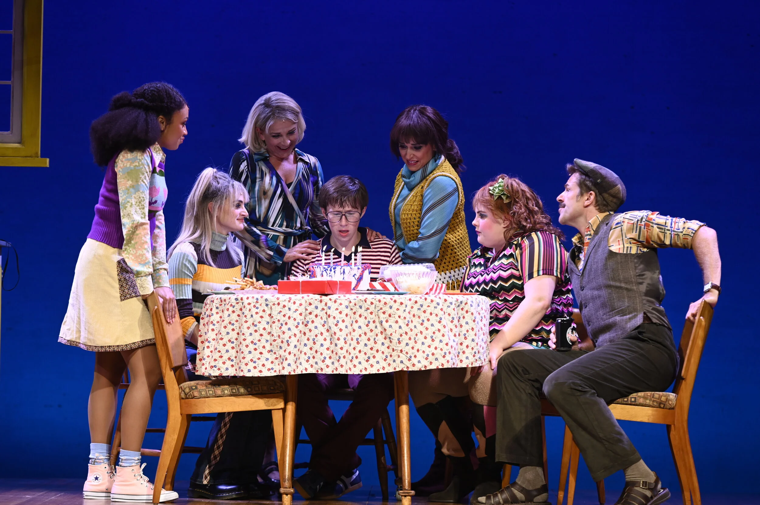  Jasmine Rogers, Nicole Medoro, Sally Ann Triplett, Zachary Sayle, Jessica Vosk, Lizzie Bea, and Matt Hetherington in the Alliance Theatre’s 2019/20 world premiere production  BECOMING NANCY . Photo by Greg Mooney. 