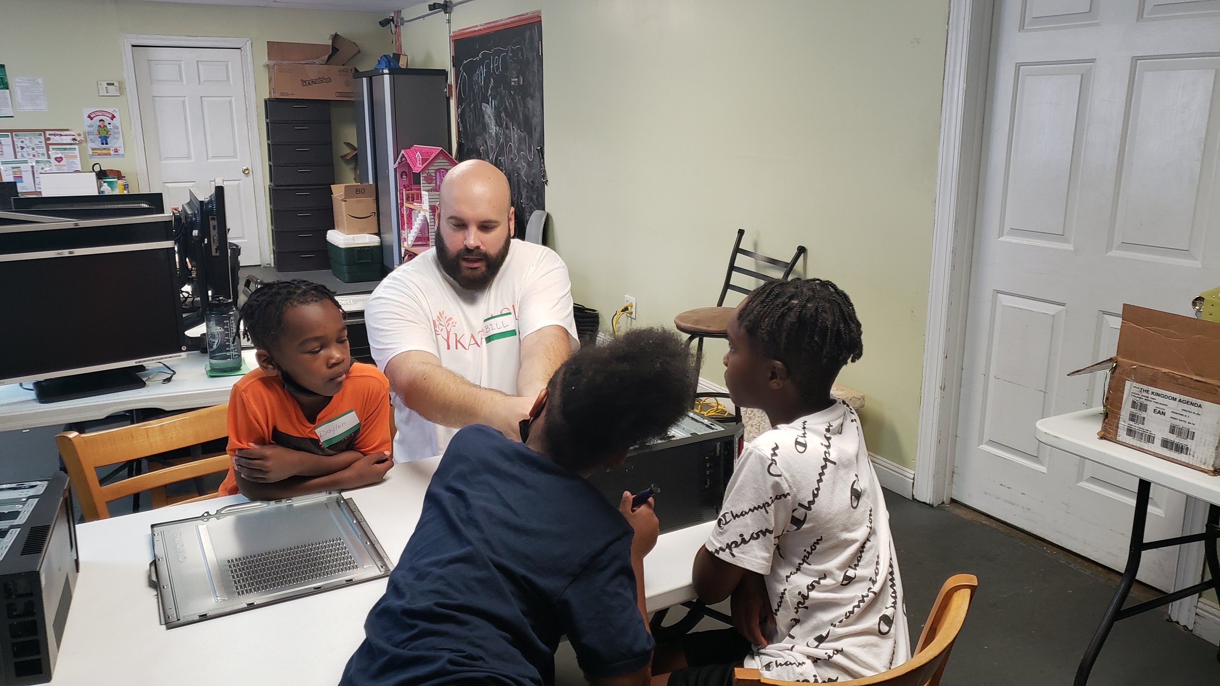 Katabasis President Bill Causey and Students at Computer Building Camp