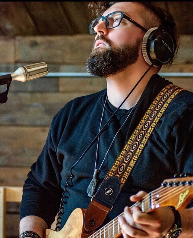 Sessions focusing on guitar improv concepts and more now available with @marcusrezak 🙌🏼🙌🏼🙌🏼 visit his artist profile on website for booking (link in bio)
