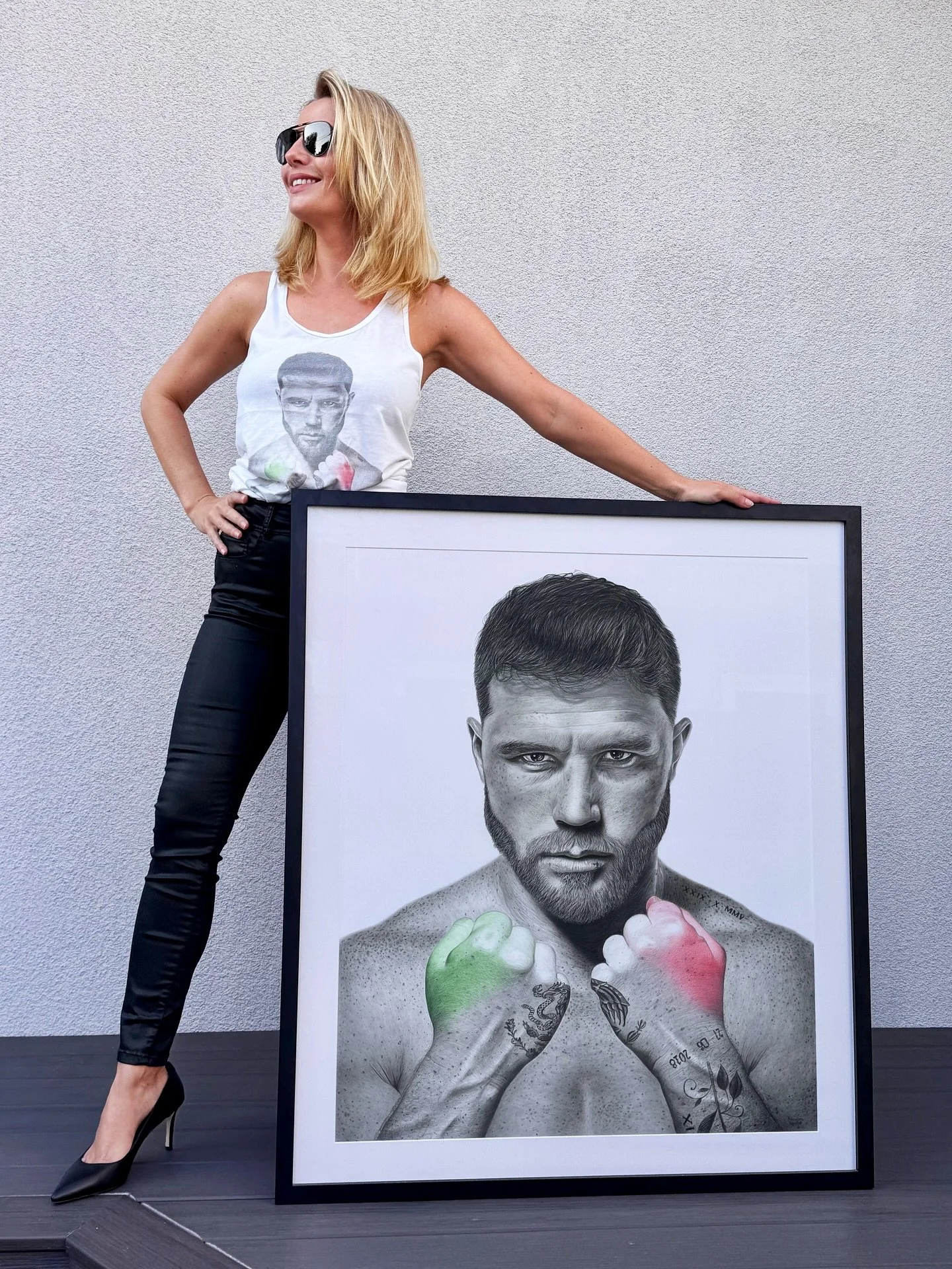 Got my Canelo on! Good luck today Champ @canelo 
#originalartwork
•
•
•
•
#CanelovsCrawford #canelo #caneloalvarez #boxinglife #boxingnews #realism #hyperrealism #pencilart
#fineart #karolinaleonte #artistsoninstagram #womenartist