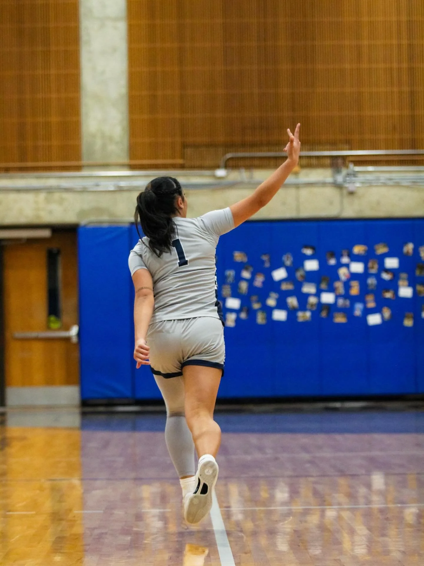 @bellevuecollegewbb squad took care of business on Sophomore Night to end the regular season. The team will start the NWAC post season next weekend in Pasco, WA! 
.
.
#sportsphotography #collegehoops #nwac #womenhoops #collegebasketball sophmorenight