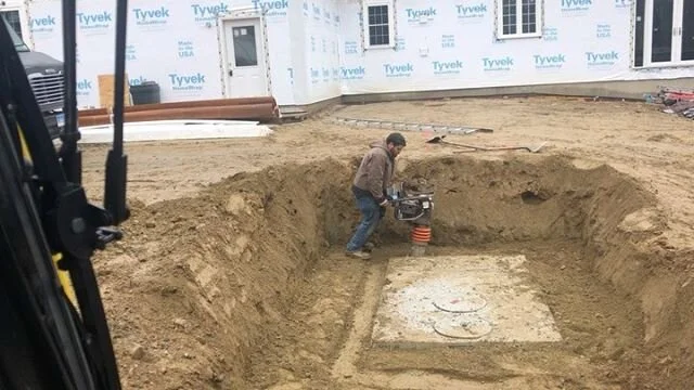 Installing the septic tank! 
#excavator
#excavation
#volvo 
#sitework 
#earthworks 
#menatwork 
#madeintheusa 
#carhartt 
#construction 
#constructionworker 
#constructionlife 
#mentor 
#mentorship 
#hardwork 
#machinery 
#family 
#familybusiness 
#f