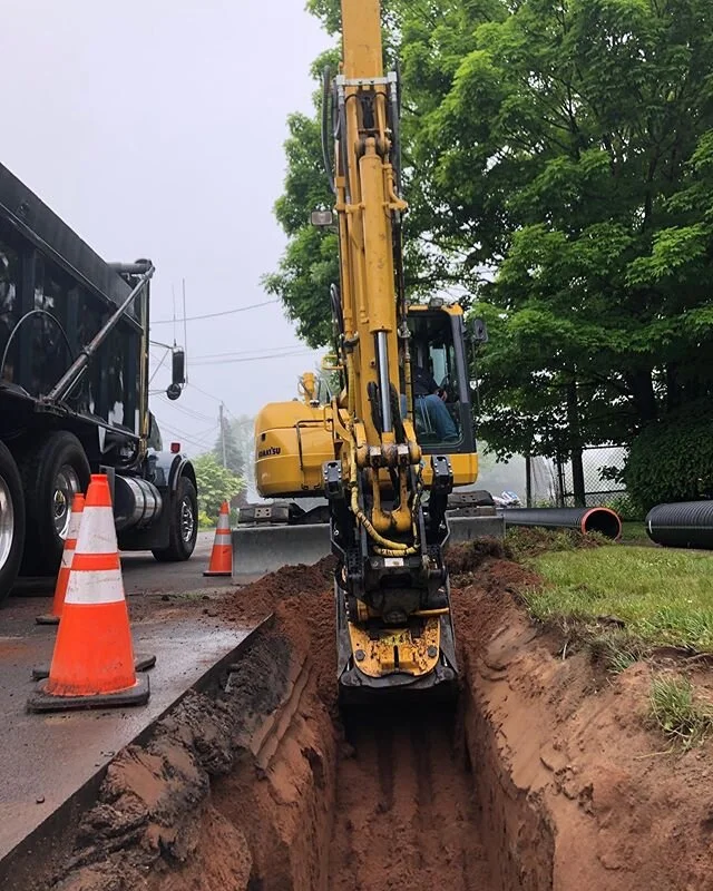 Saturday back in East Haven!
#excavator
#excavation
#volvo 
#sitework 
#earthworks 
#menatwork 
#madeintheusa 
#carhartt 
#construction 
#constructionworker 
#constructionlife 
#mentor 
#mentorship 
#hardwork 
#machinery 
#family 
#familybusiness 
#f