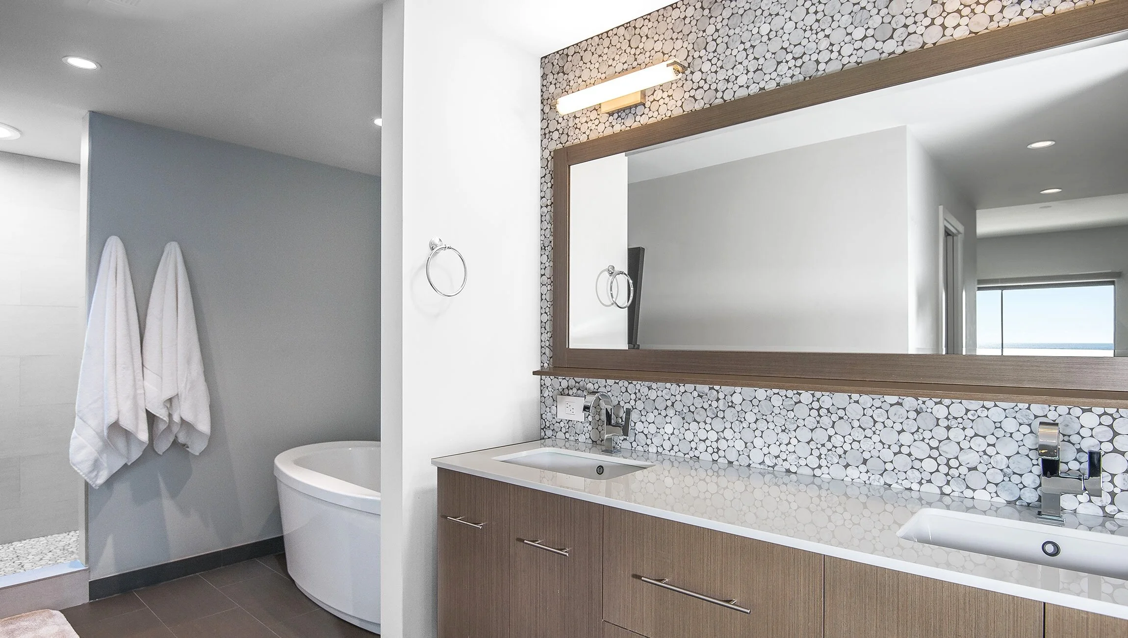 LB-MASTER-BATH.jpg