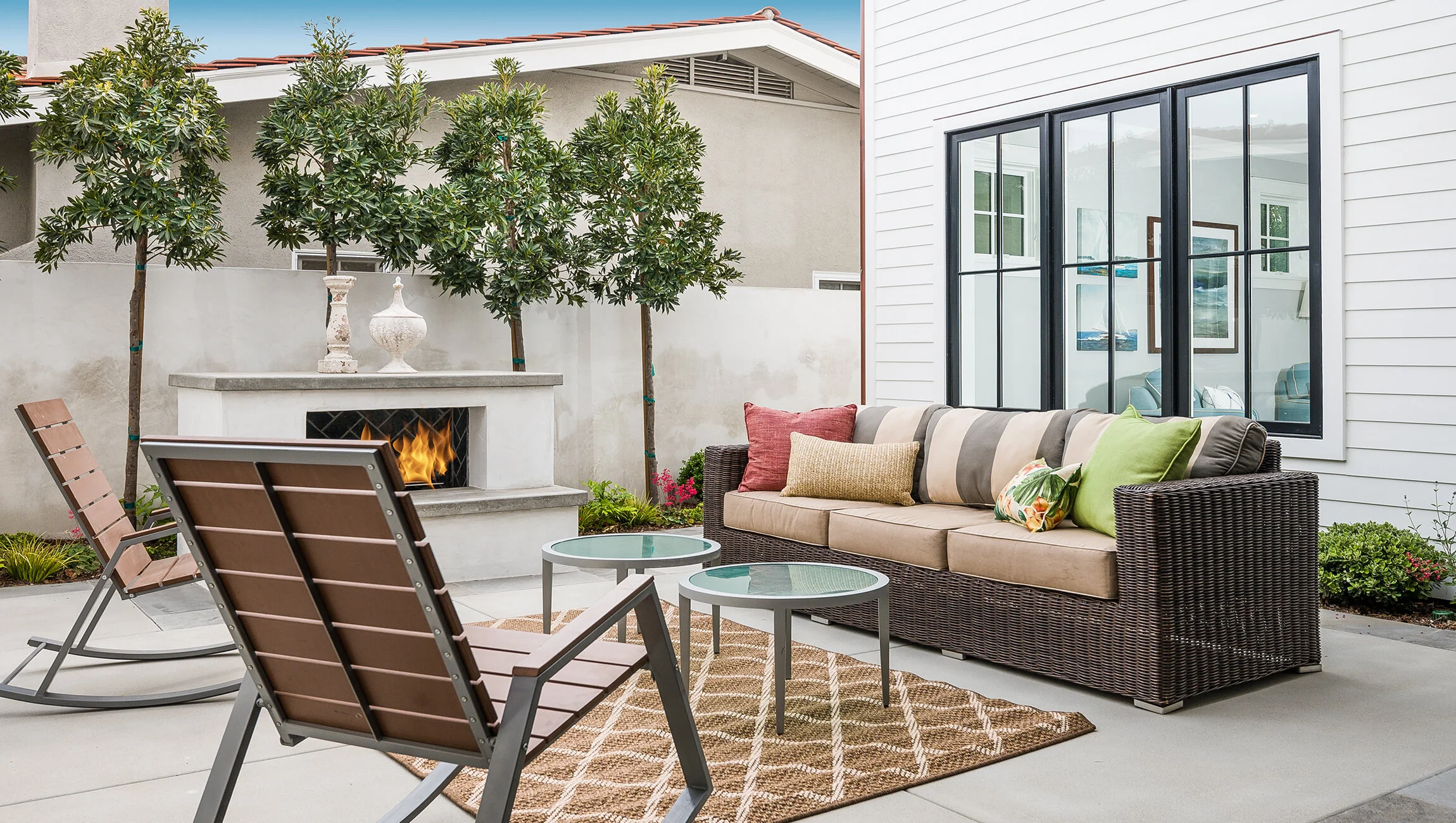LI-PATIO.jpg
