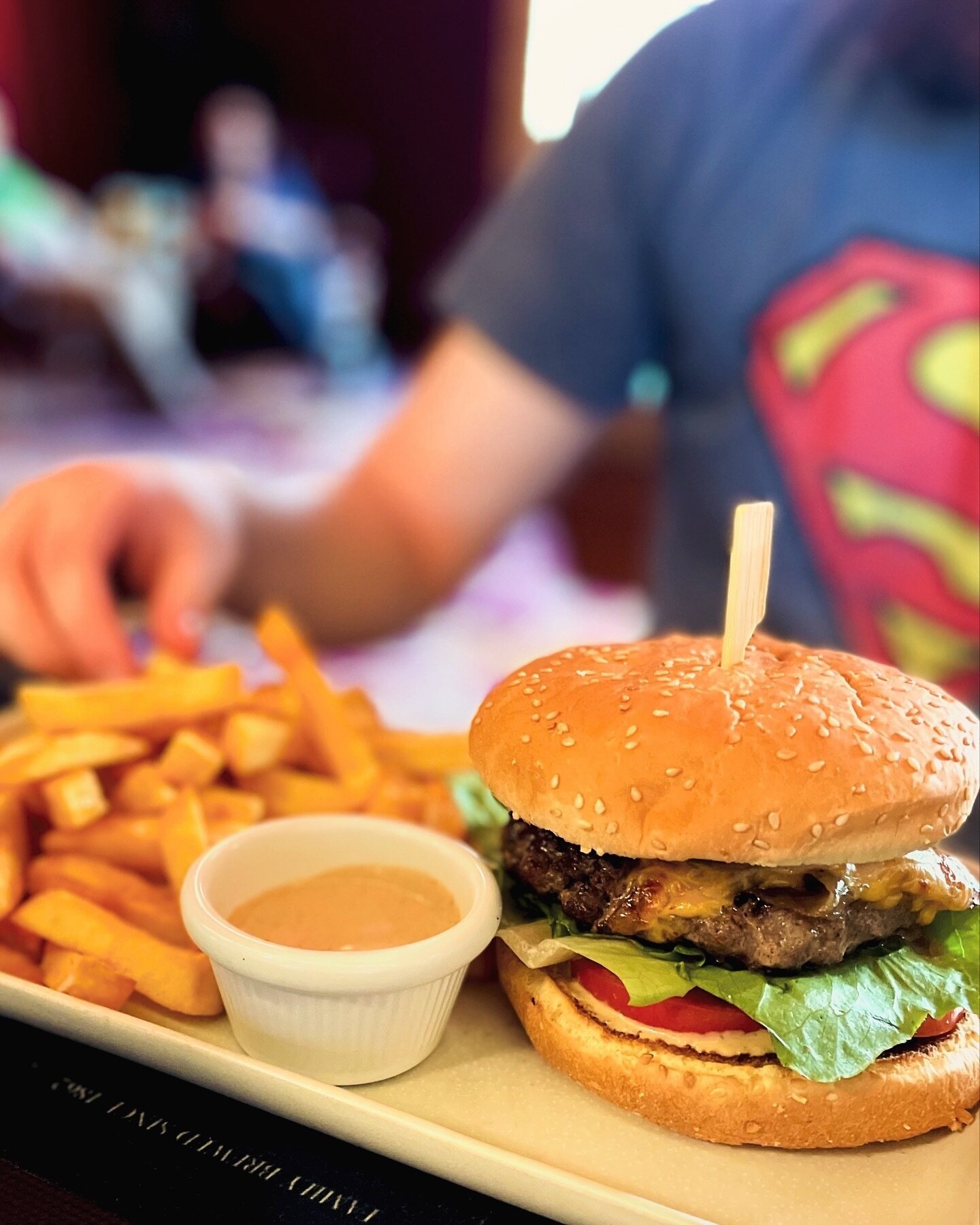 If it&rsquo;s good enough for Superman&hellip;

We&rsquo;re slinging burgs and beers fit for superhero&rsquo;s all evening 🦸&zwj;♂️ 

#theyarra #abbotsford #supergood