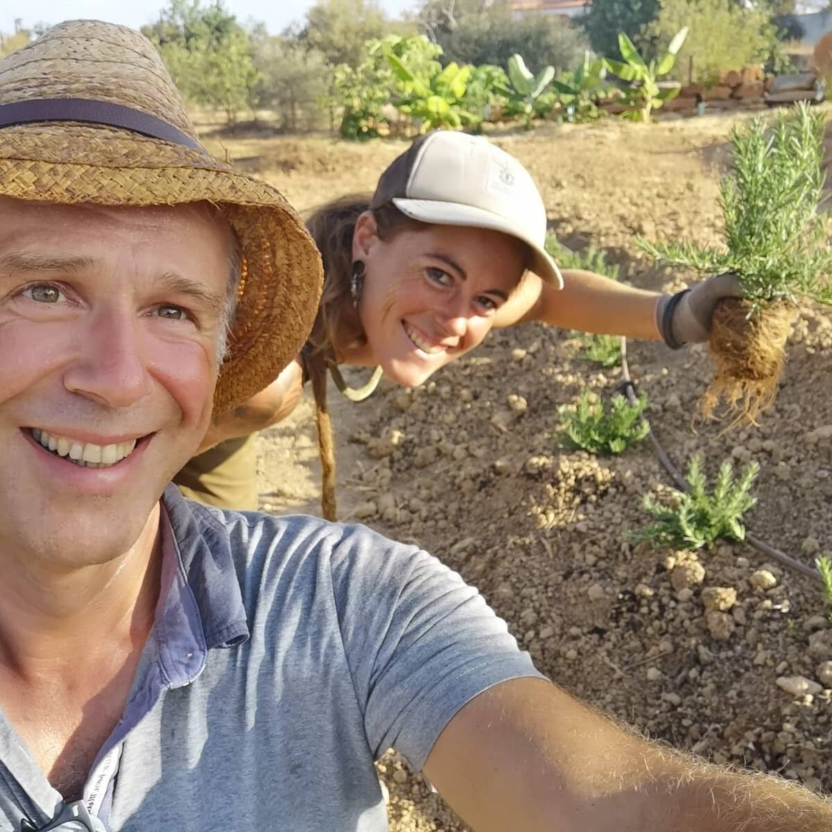 Big thank you to all the freinds and volonteers: Clara (PT), Camilo(BR), Brian (BE), Arif (US), J&eacute;r&ocirc;me (CH), Walter (PT), Pranav (UK), Bobby (IN)
... Part one. #wwoofing #wwoof #workaway#permacultureportugal#permaculturedesign #permacult