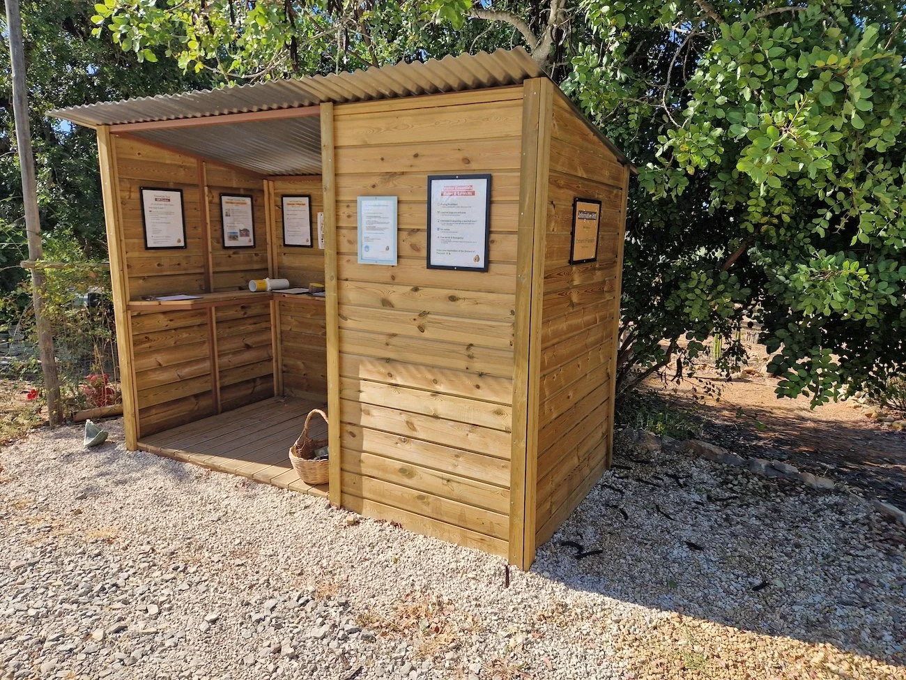 Orchard_Flavours-Visitor_information_hut.jpg