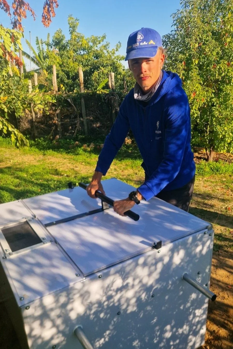 Demonstration of the Augmentorium - Step 1 - removing the top lid