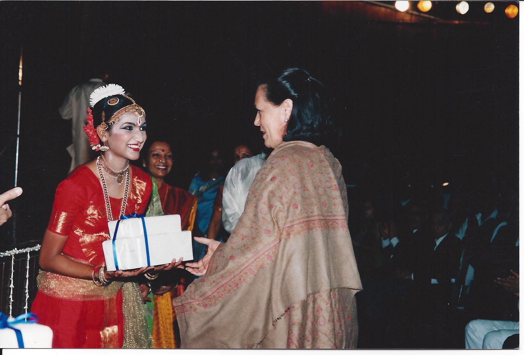 Bhavana felicitated by Smt. Sonia Gandhi after her performing for Pravasi Bharatiya Diwas 2003