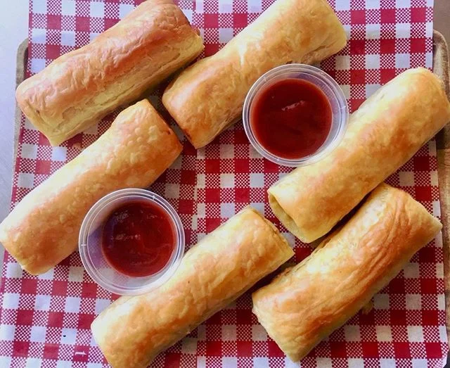 Is there anything better than a classic sausage roll and tomato sauce for lunch 🤤 We make them fresh everyday! #parapbakery ⠀⠀⠀⠀⠀⠀⠀⠀⠀
. ⁠⠀⠀⠀⠀⠀⠀⠀⠀⠀
.⁠⠀⠀⠀⠀⠀⠀⠀⠀⠀
.⁠⠀⠀⠀⠀⠀⠀⠀⠀⠀
.⁠⠀⠀⠀⠀⠀⠀⠀⠀⠀
.⁠⠀⠀⠀⠀⠀⠀⠀⠀⠀
.⁠⠀⠀⠀⠀⠀⠀⠀⠀⠀
#darwin #darwinlife #darwinstyle #darwincafe #darwinfoodies #darwinevents #darwinbakery #picnic #darwin #food #foodie #life #delicious #yummy #boundlesspossible #freshbread #bakedfresh #ntlife #darwinnt #tourismnt⁠ #mondayblues #monday #coffee #grinderscoffee