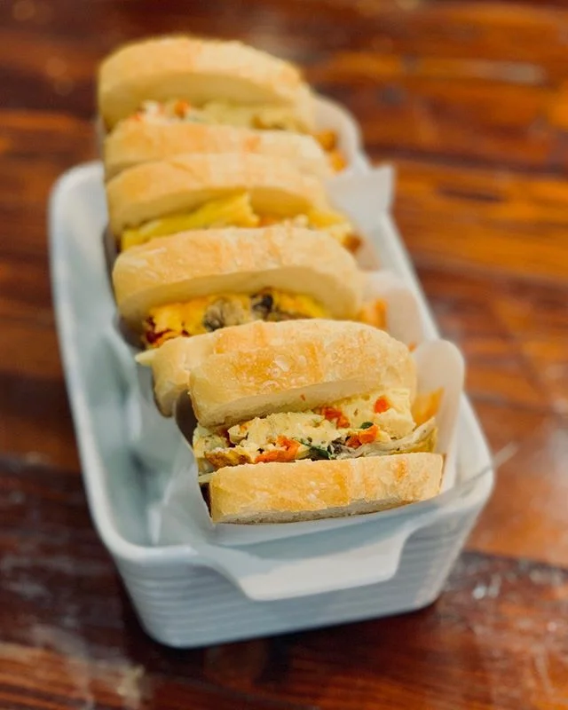 Have you come in to try our new veggie frittata? Packed with fresh local veggies and served in slices of our favourite sourdough, perfect for our vegetarian friends 🙌🏼 #parapbakeryatgateway⁠
. ⁠
.⁠
.⁠
.⁠
.⁠
.⁠
#darwin #darwinlife #darwinstyle #palmerstoncafe #palmerston #gatewaynt #darwinfoodies #darwinevents #handmade #darwinbakery #picnic #food #foodie #life #delicious #yummy #boundlesspossible #freshbread #bakedfresh #ntlife #darwinnt #tourismnt⁠ #mondayblues #monday #coffee #grinderscoffee