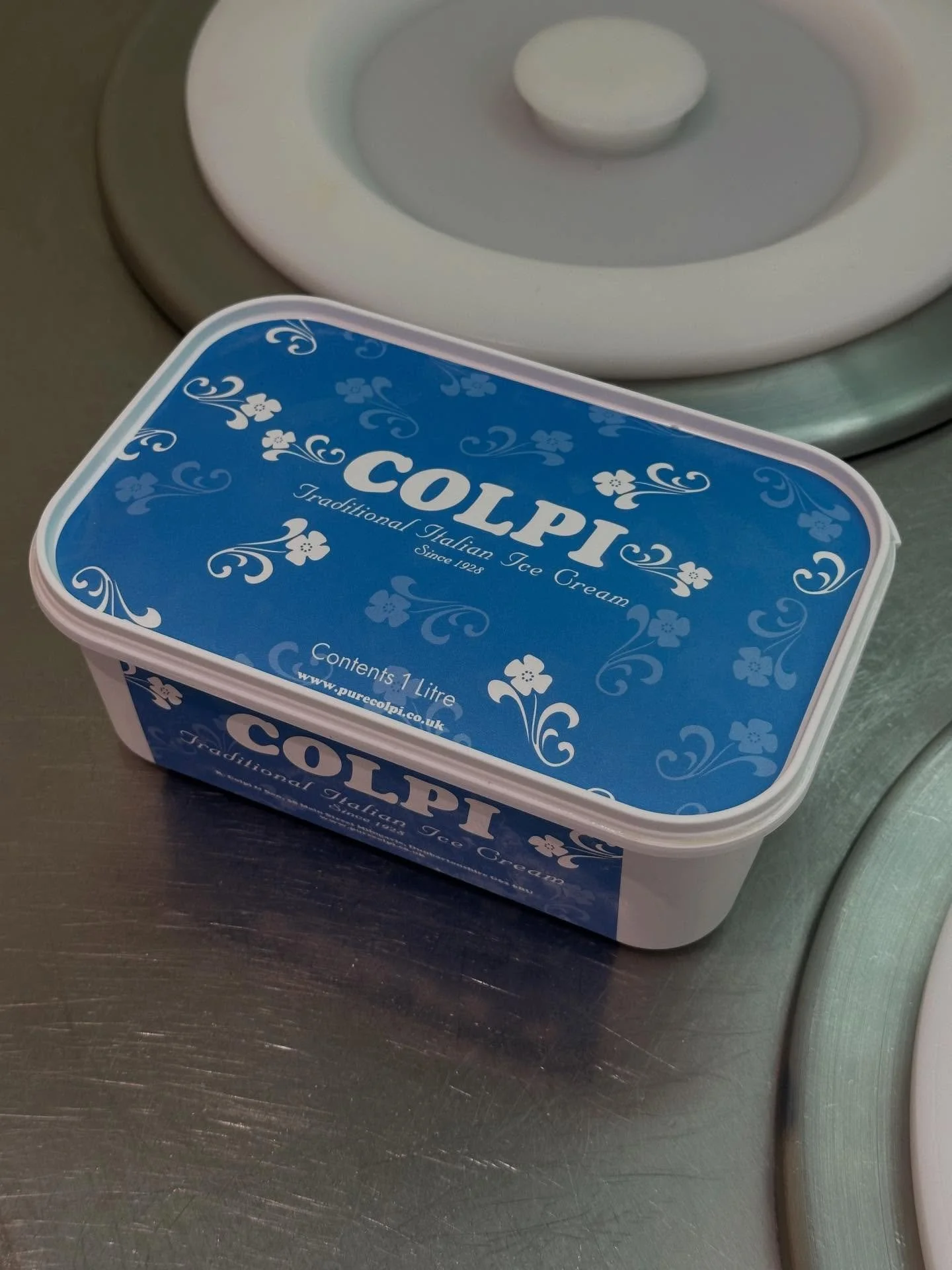 It&rsquo;s the weekend before Christmas 🎄 💃

We&rsquo;ve been making non stop this past week to make sure we have enough for the next few days. 

Our opening times are -

9am - 9pm until the 23rd 
8am - 5pm 24th 
Closed 25th &amp; 26th 

9am - 9pm 