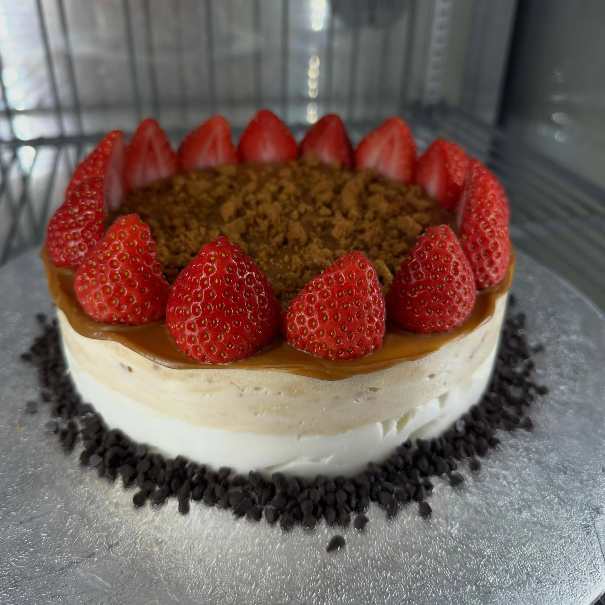 It&rsquo;s strawberry season and you&rsquo;ve all been wanting them on top of your gelato cakes 🎂 🍓. Another weekend ahead with some amazing customer creations 💙