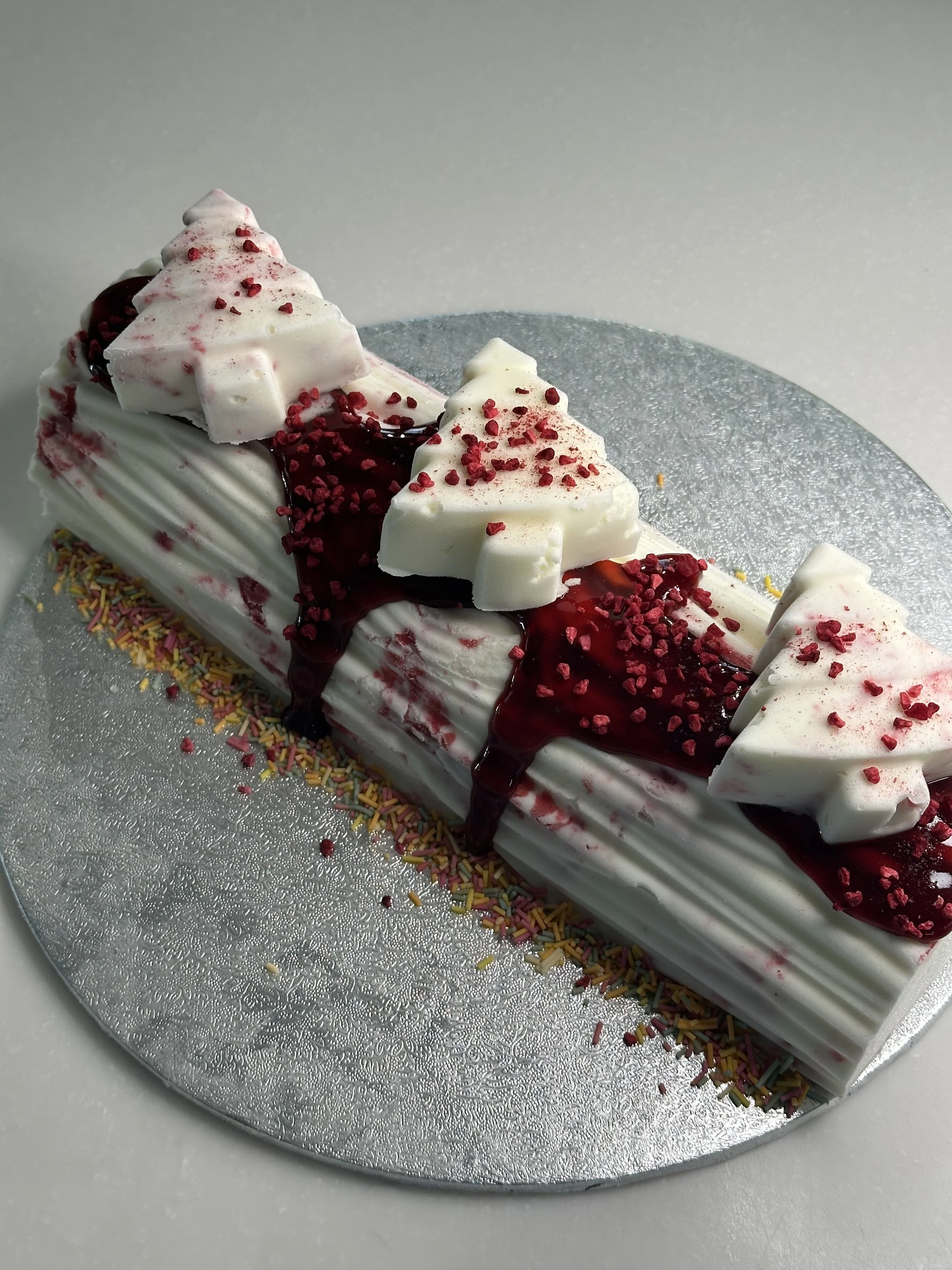 raspberry yule log 3.jpeg