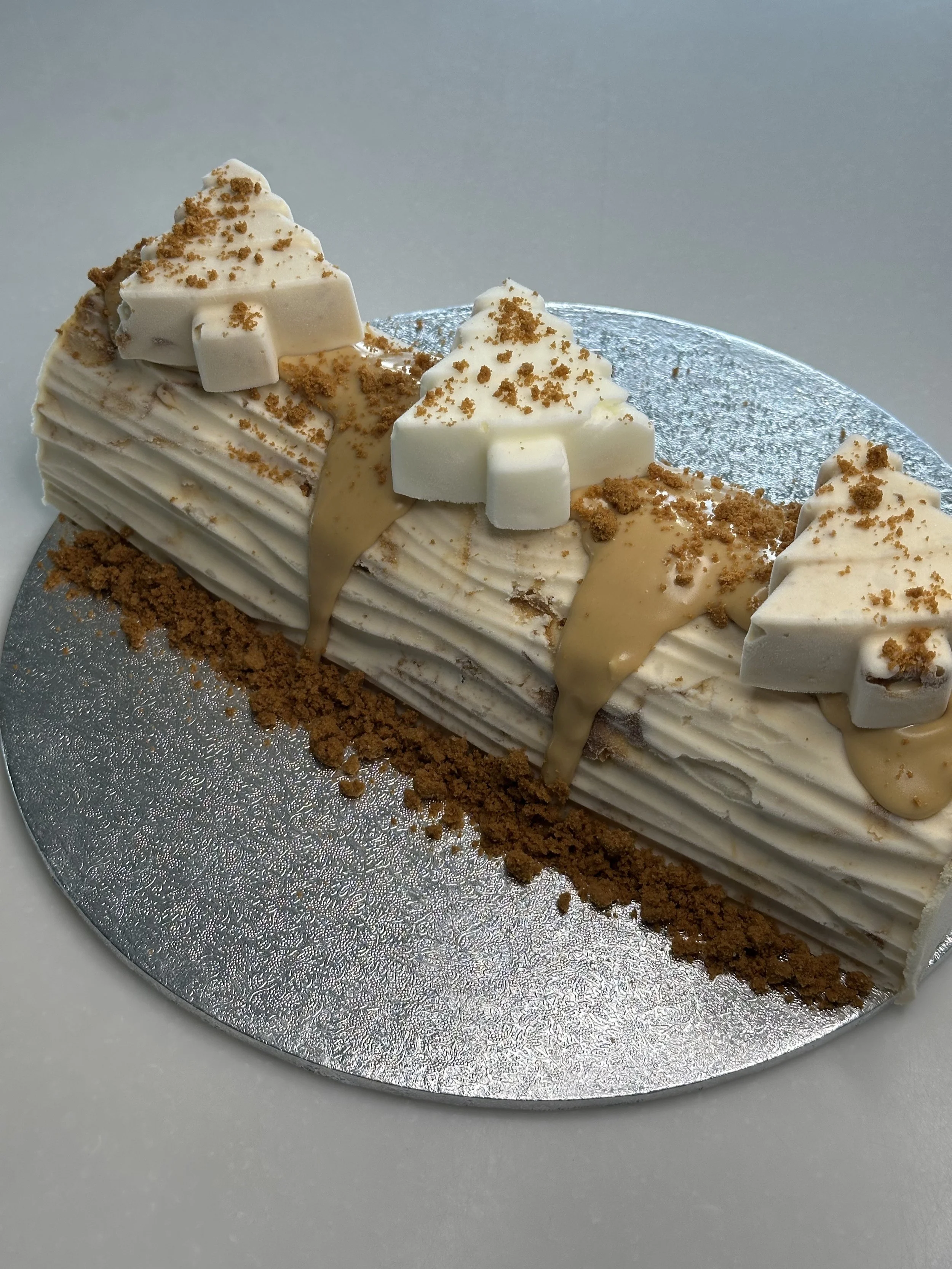 Biscoff & White Chocolate Yule Log Gelato Cake