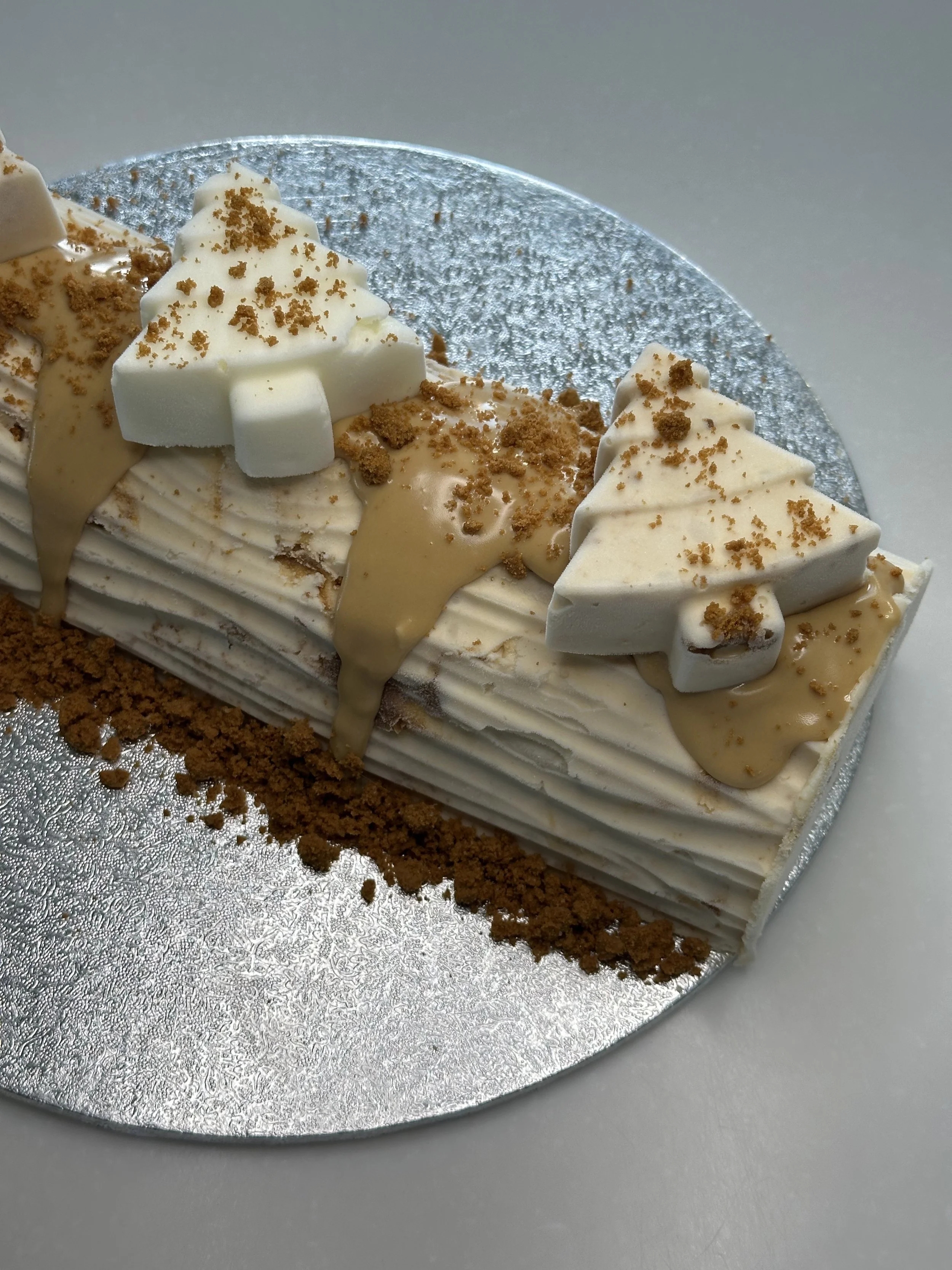 Biscoff Yule log 3.jpeg