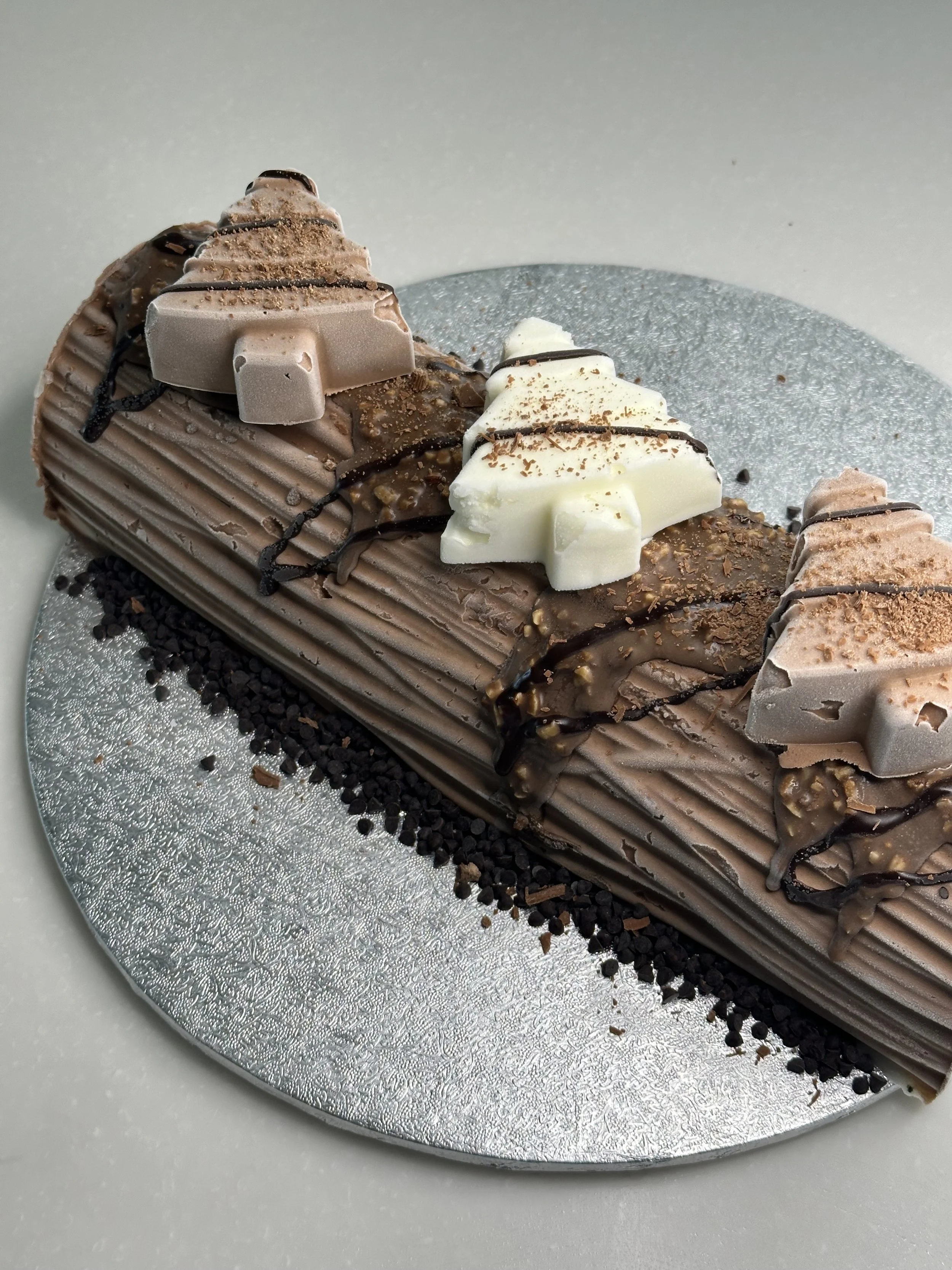 gianduje yule log 2.jpeg