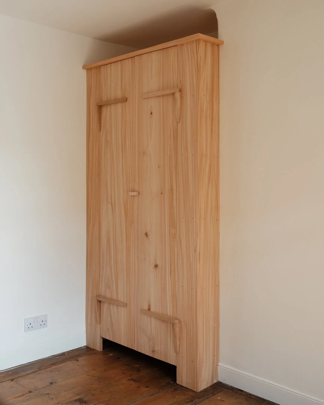 Pops_King st_Cupboards_07.JPG