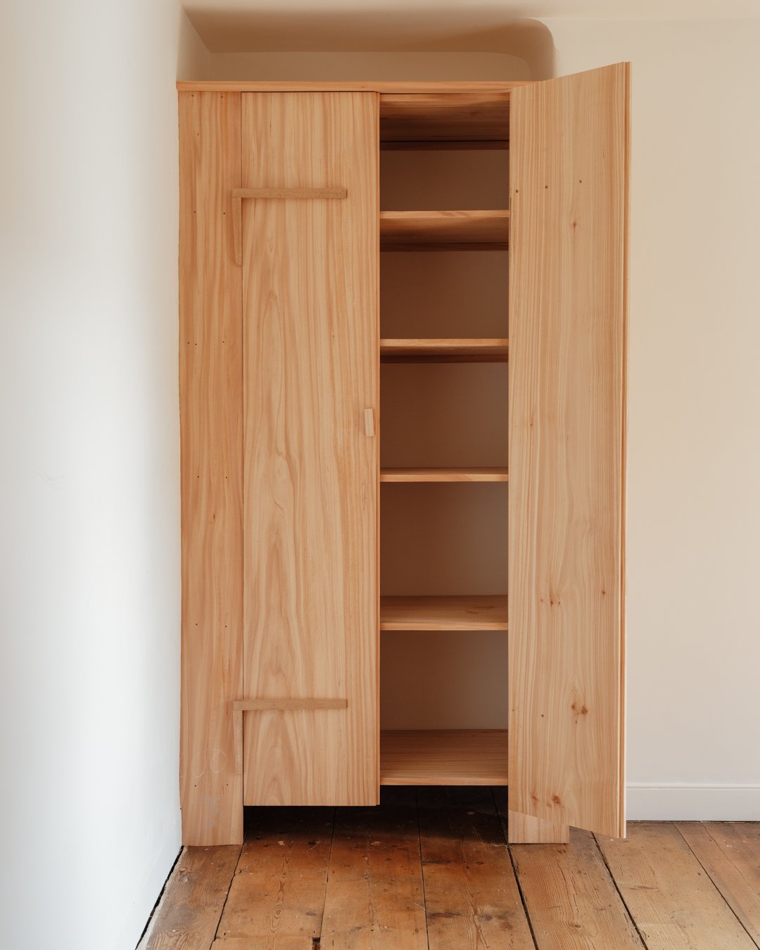 Pops_King st_Cupboards_05.JPG