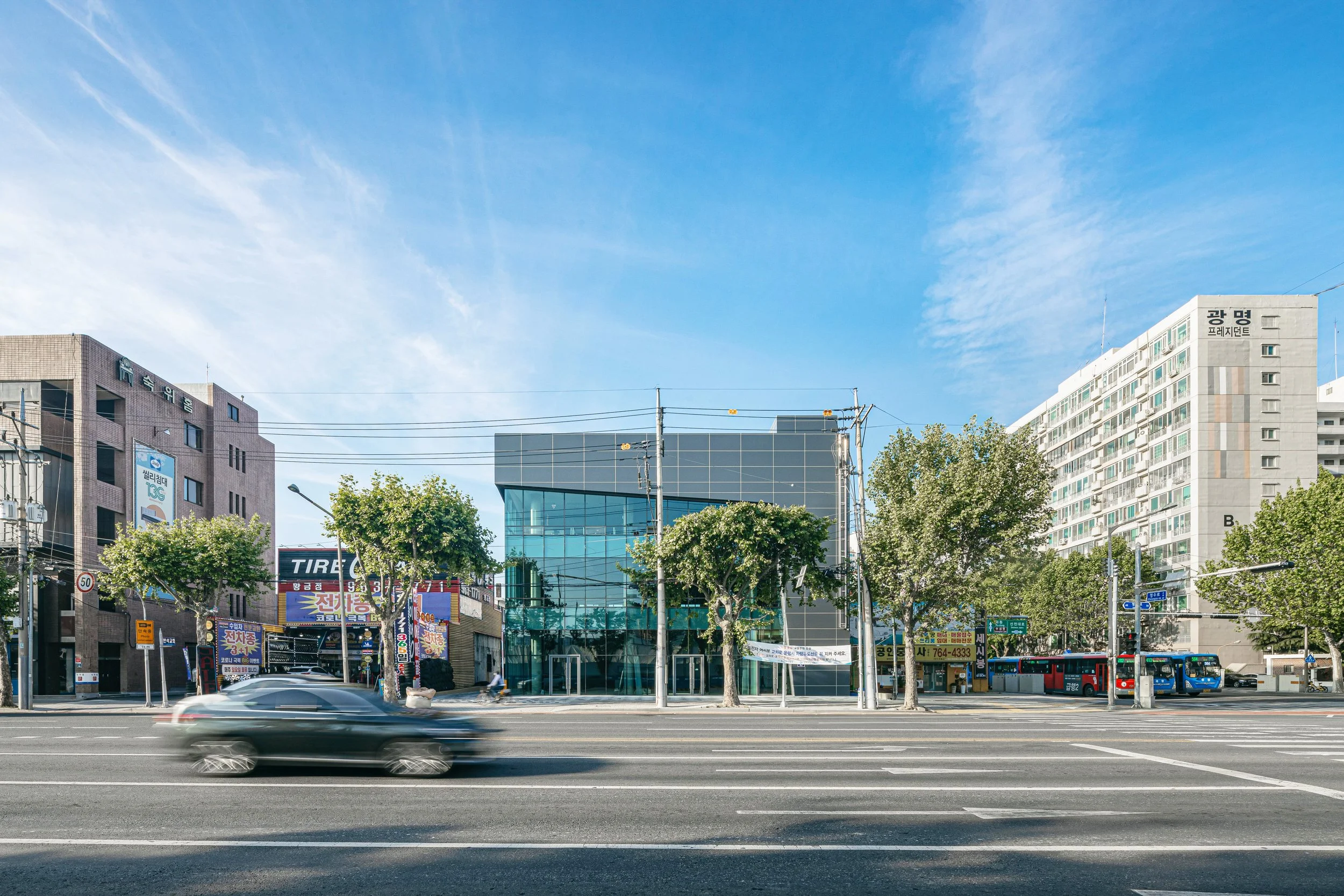 JW Mixed Use Building, Photo @Yoon Dong Gyu