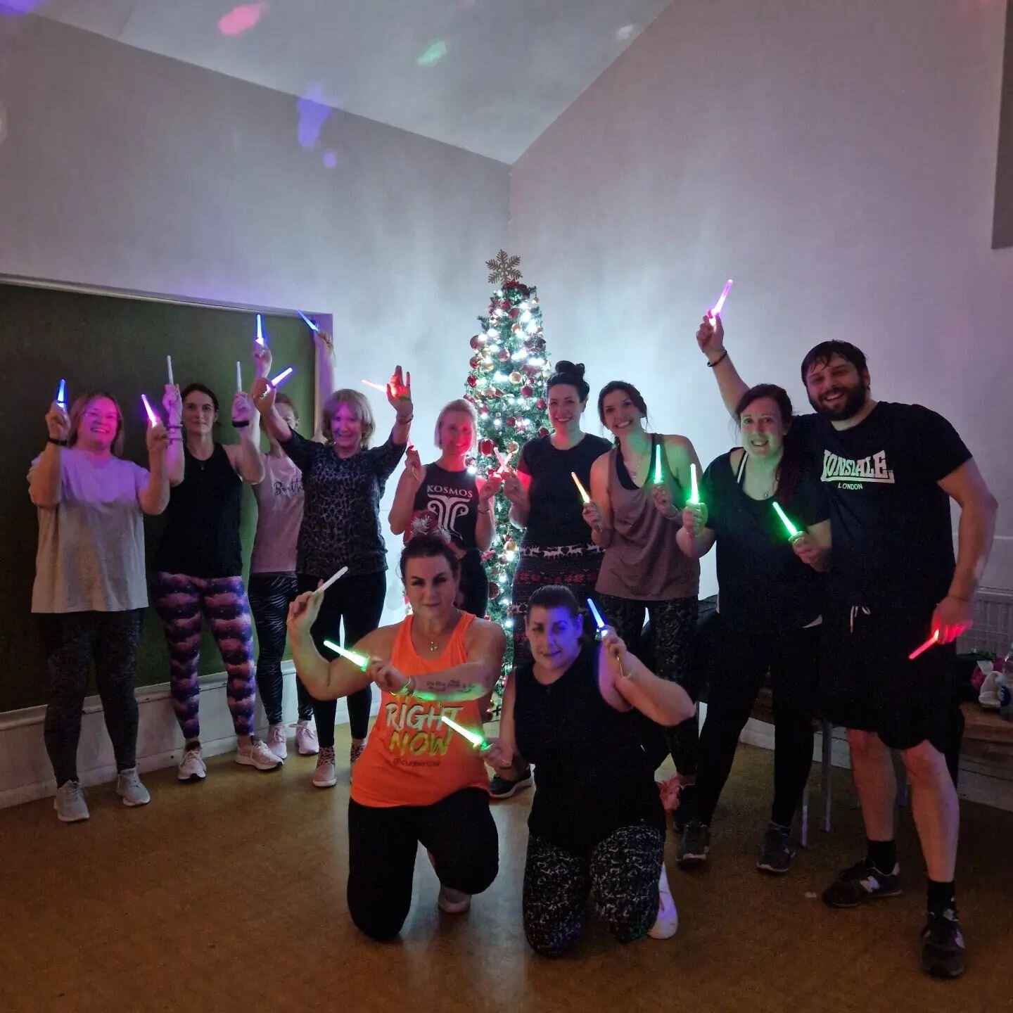 SUPERSTARS ⭐️⭐️

Thank you for joining me tonight for our last Thursday of the year!! 🤩💃 

If I don't see you on Tuesday, have a very merry Christmas 🎄❤️

#FitnesswithAmy #soundwithAmy #fitnessclasses #FitnessBracknell #Clubbercise #ChristmasClubb