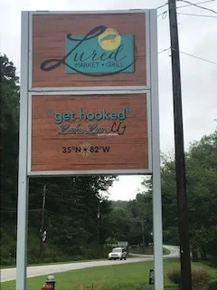 luredsign.jpeg