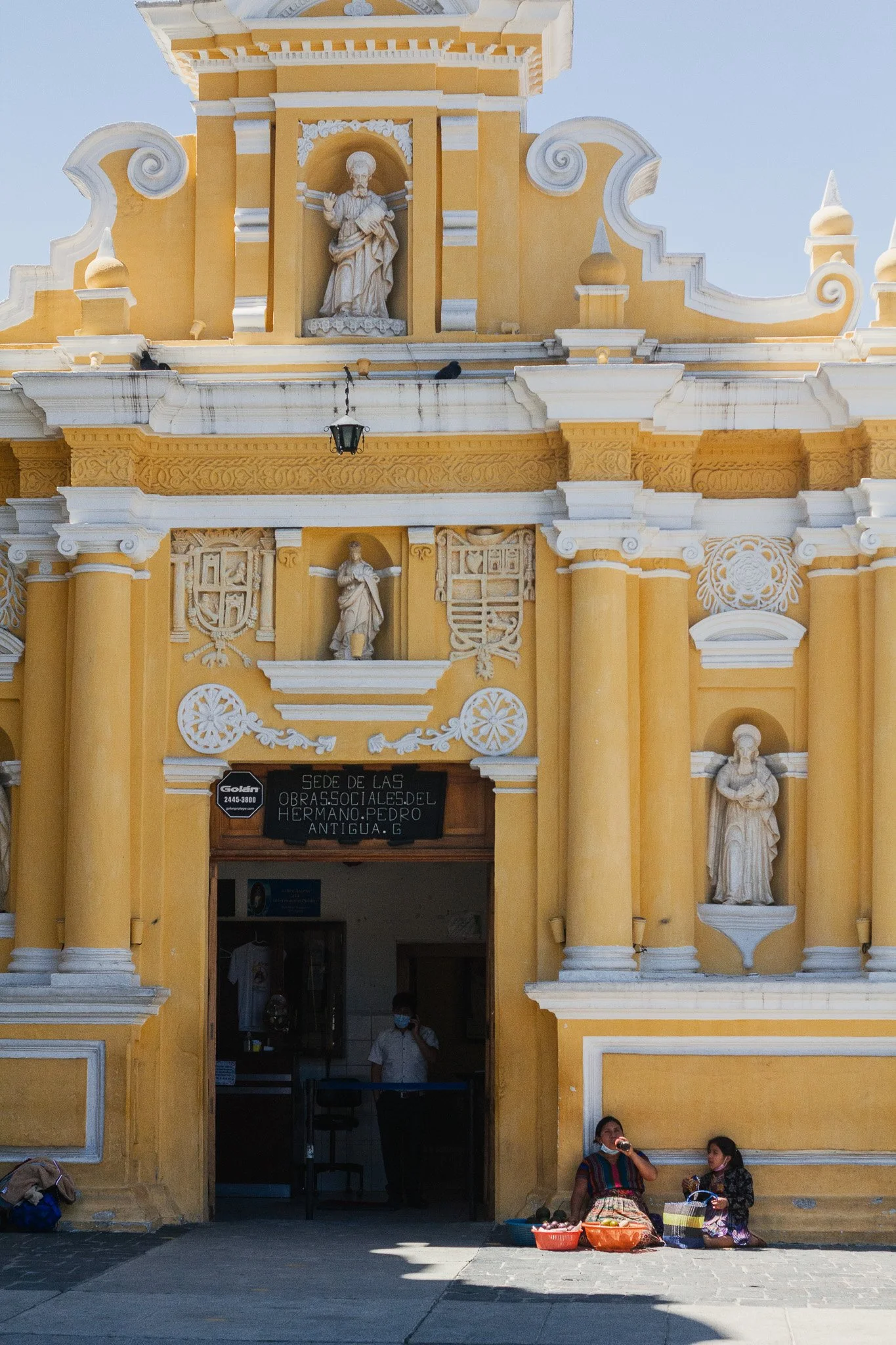 Iglesia Merced antigua guatemala.jpg