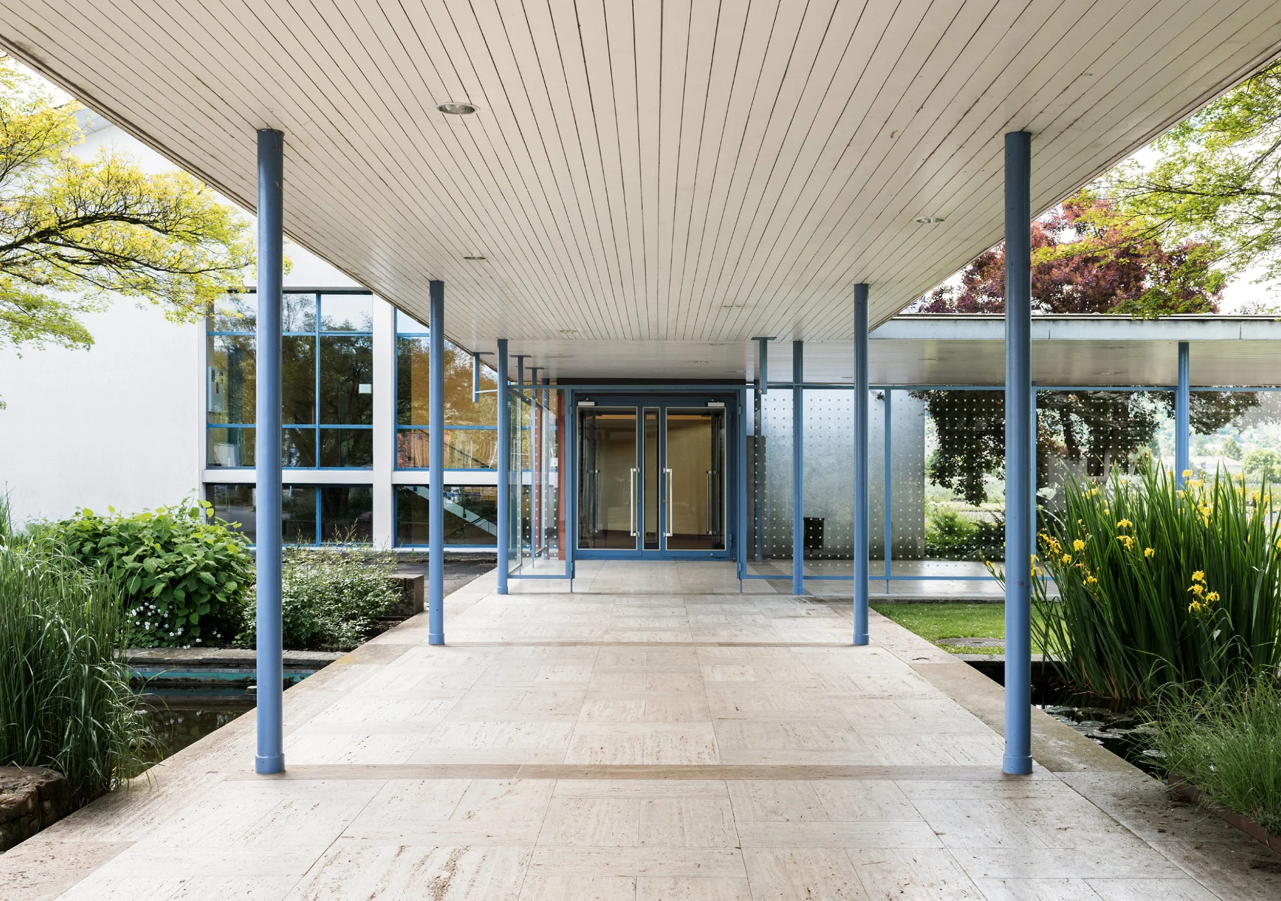 Schulhaus Rothus_Ostermundingen_Foto_Vorher_Eingang_mentha-walther-architekten.jpg