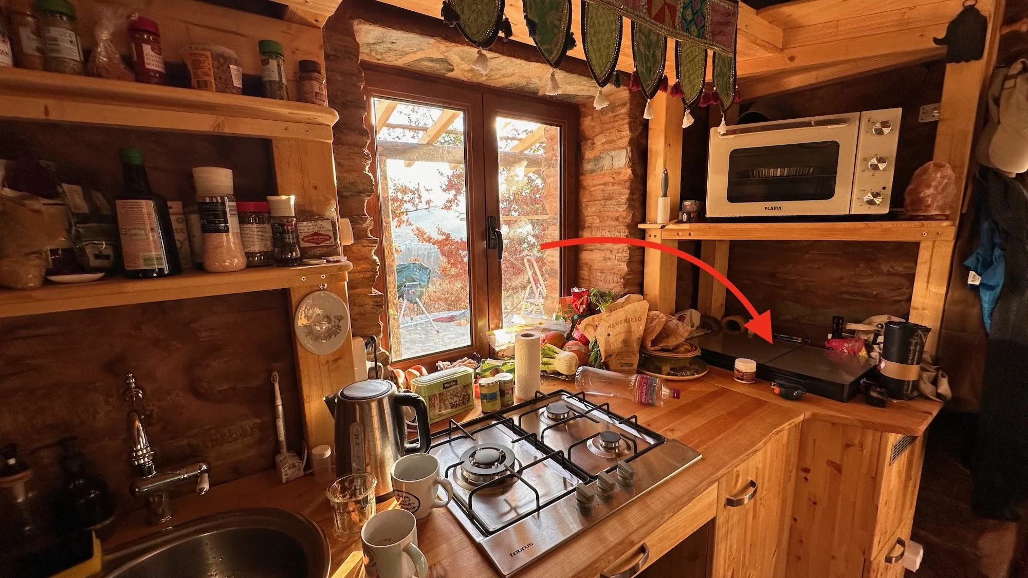 Tiny House Küche mit IceCube Kühlschrank