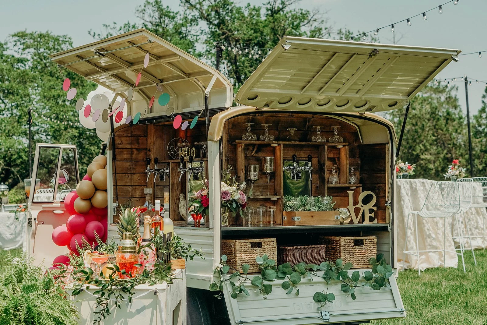 Full shot of bar - oatlands.jpg