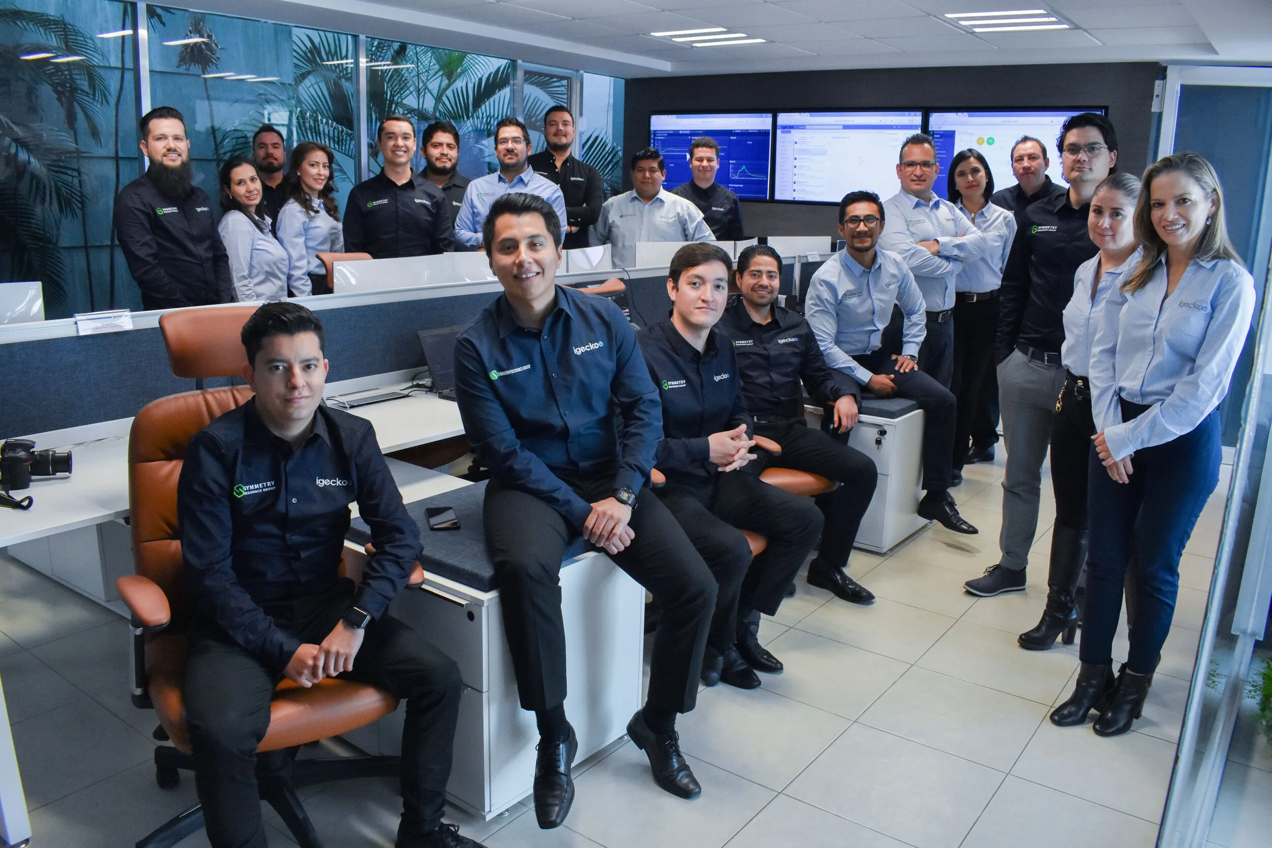 maximize oracle's potential with Symmetry's expert IT consultants