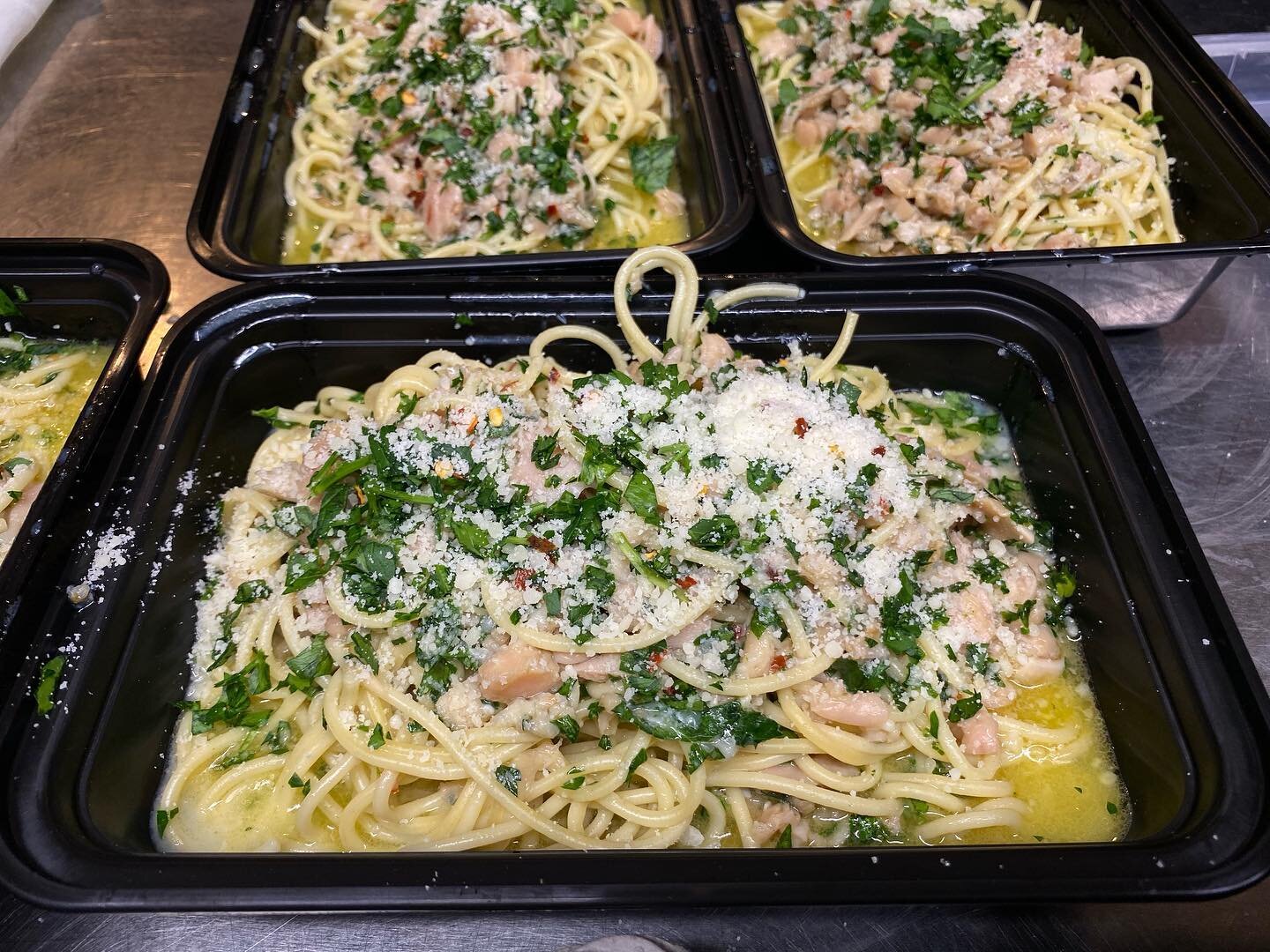 🥶Snow tomorrow! ❄️Stock up tonight! Michele has fresh linguine and clams, lemon chicken over rice, pasta fagioli, turkey chili, and chicken soup to get your through the storm!