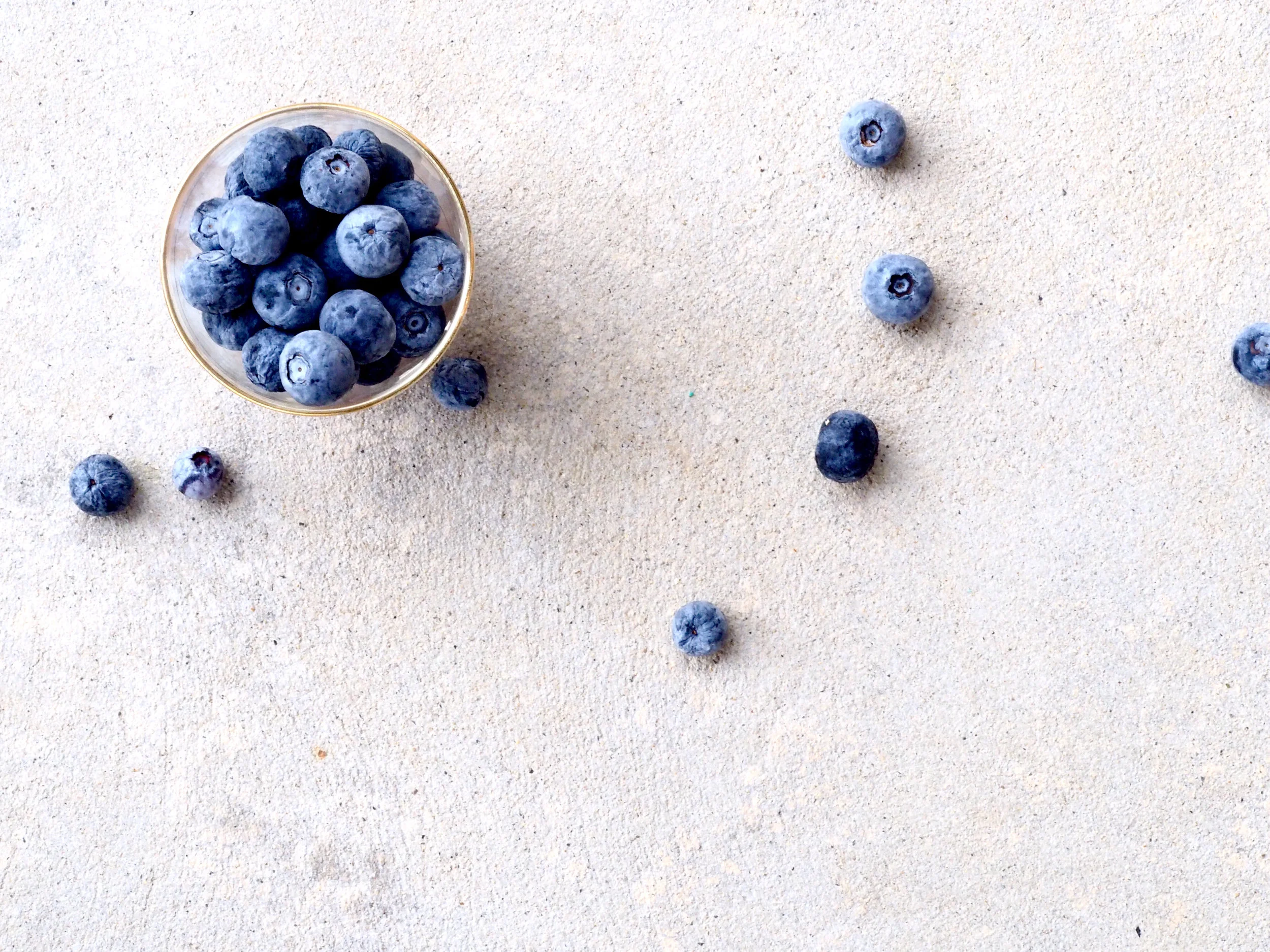 Blueberry baked oats that taste like you're eating dessert for breakfast!