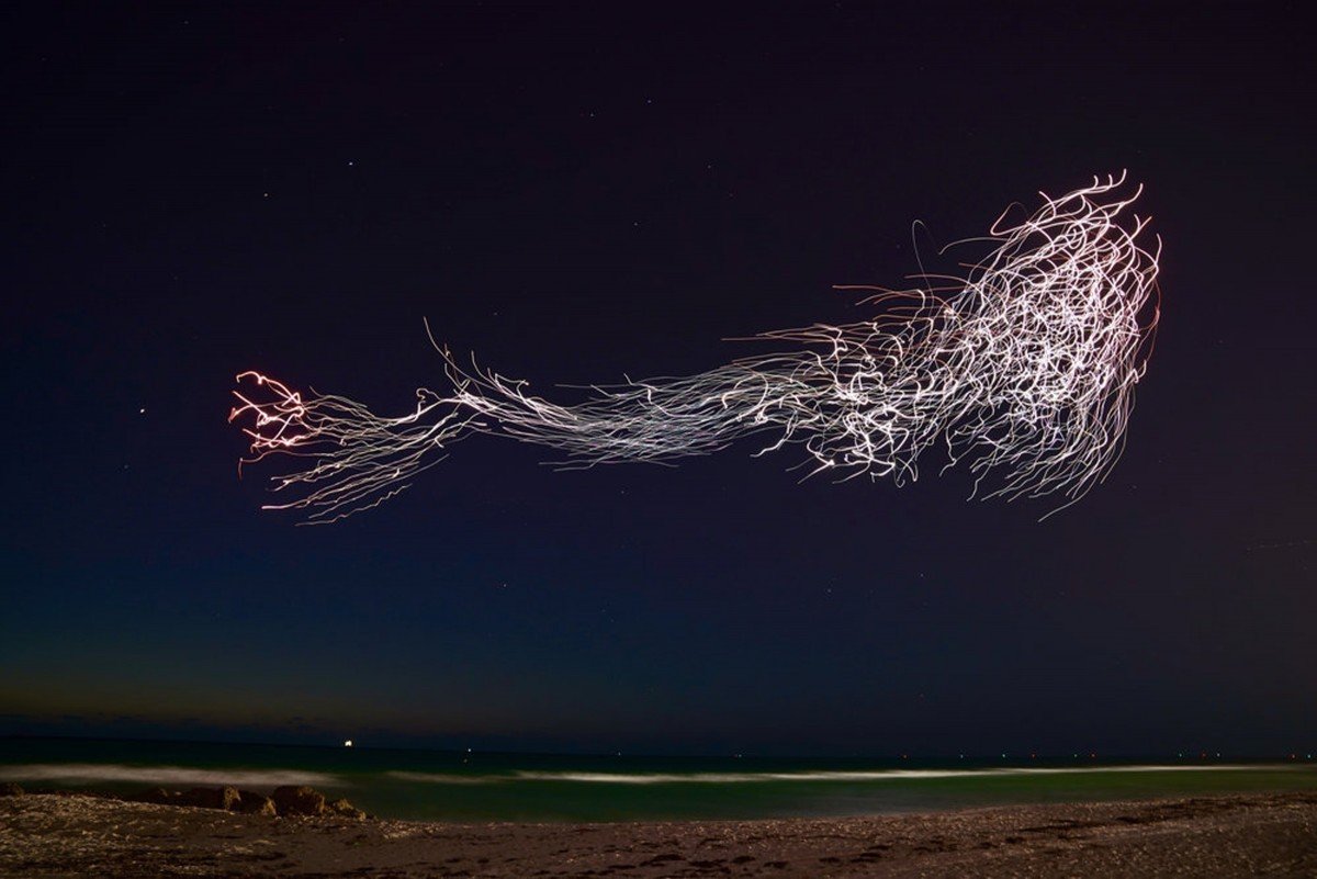 Yuyan Wang, The Moon Also Rises, 2022, full HD-video, color, sound, approx. 20′; lighting equipment, dimensions variable, research image © Studio Drift