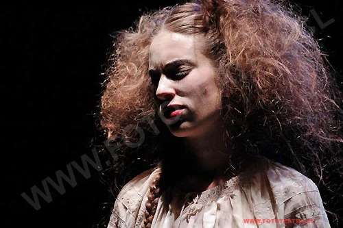 DIARIO LA TERCERA. EXIT Festival presents the best Rep plays 2010. 