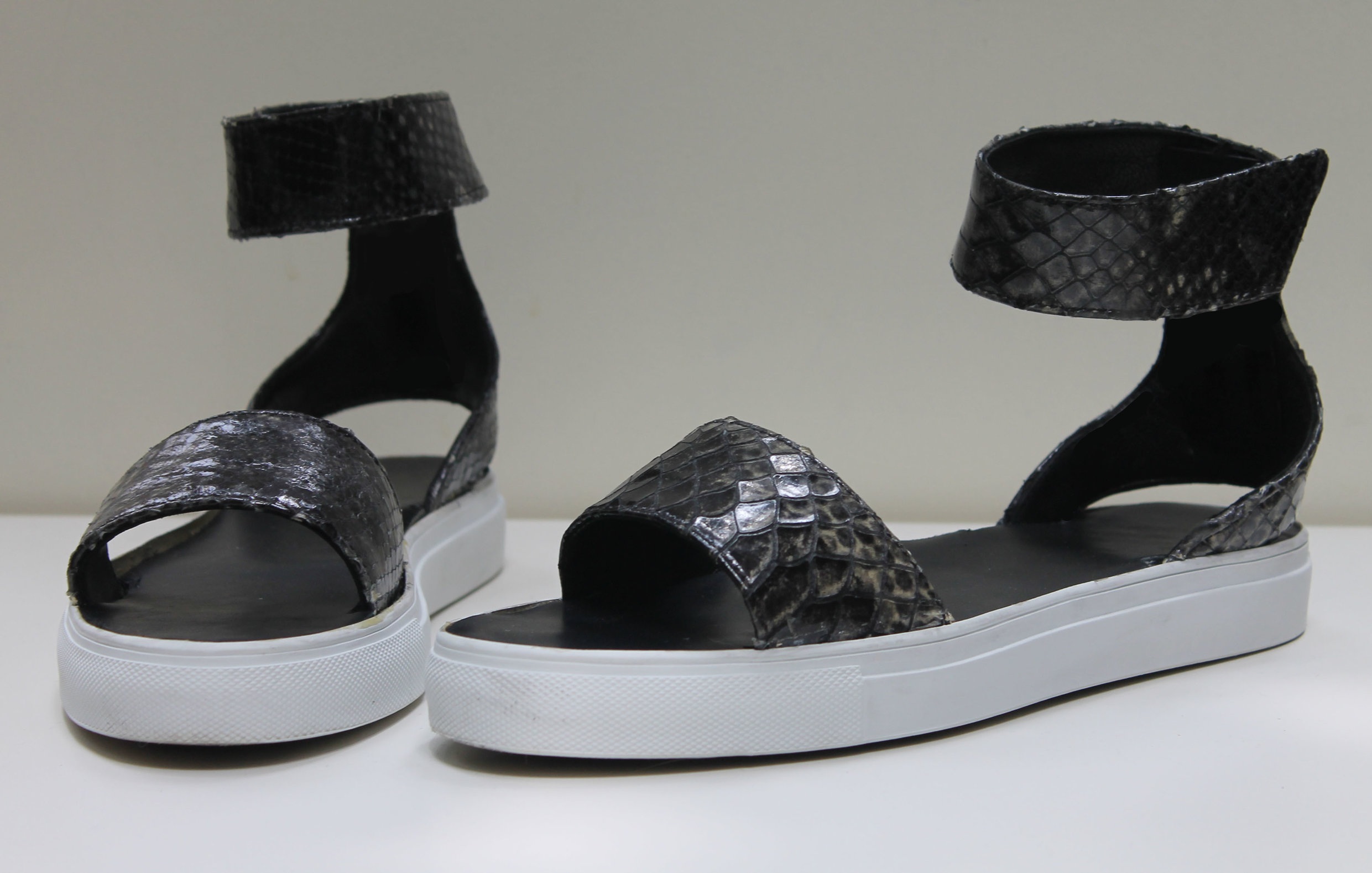 SNAKE SANDAL