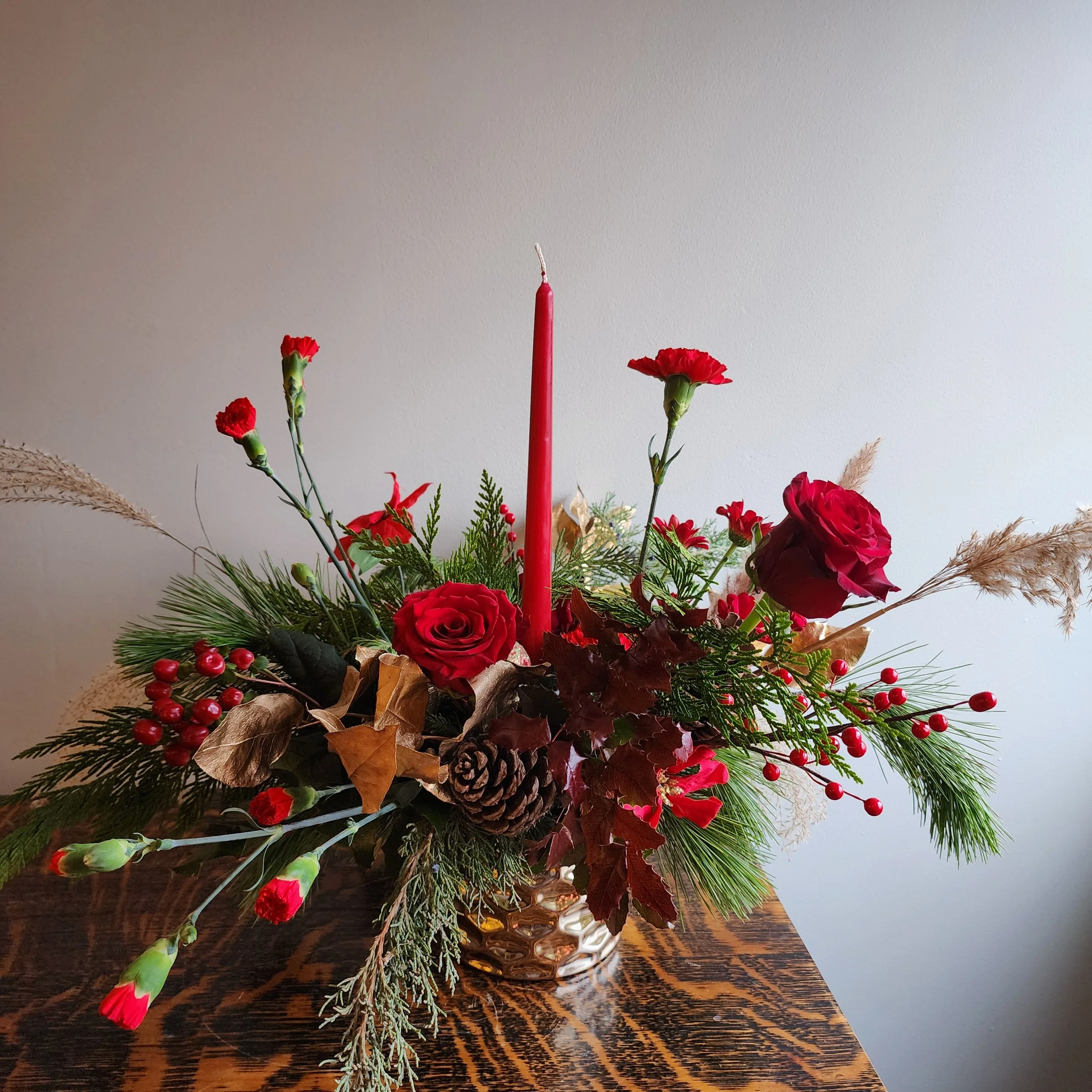 Festive Holiday Arrangement Workshop 