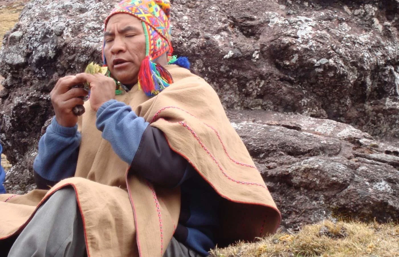 Pampamesayoq coca leaf blessings