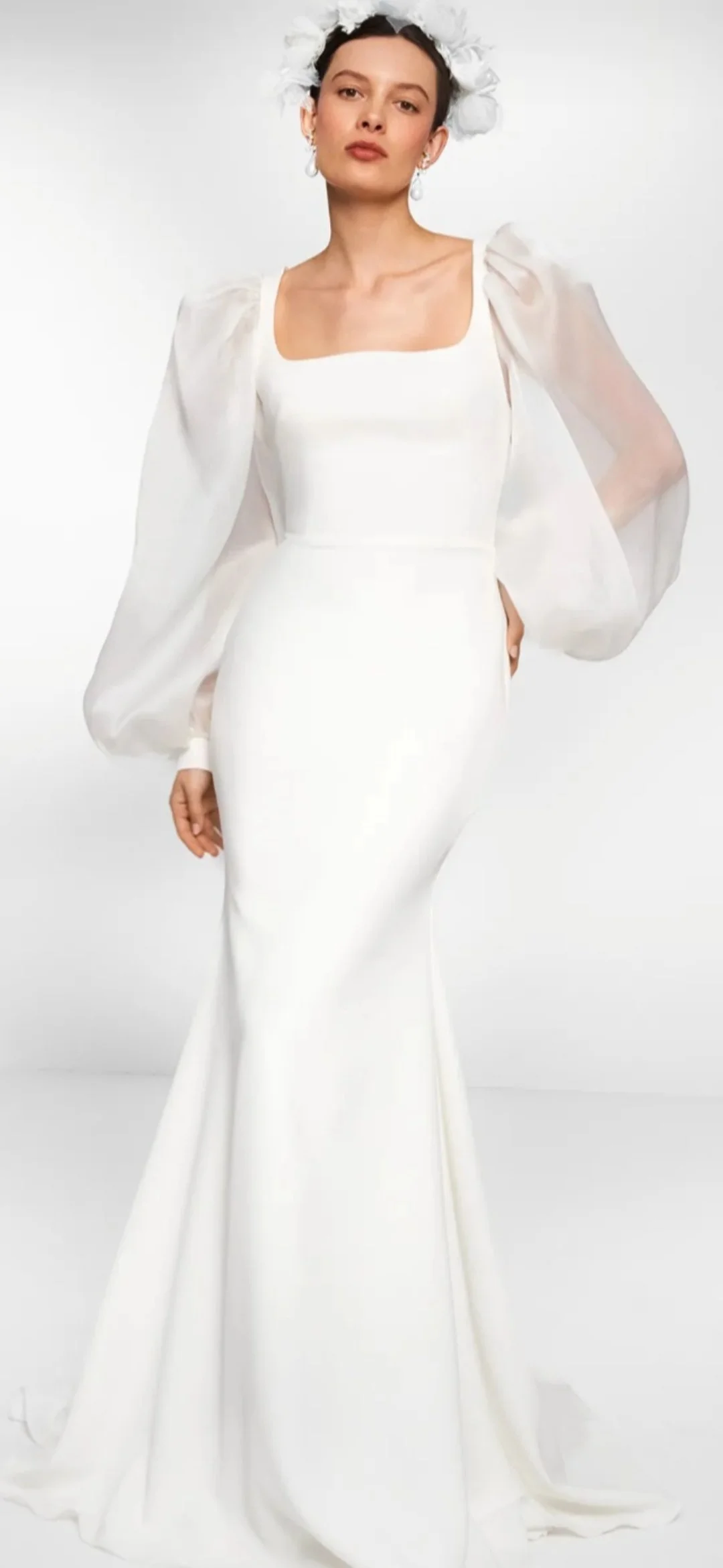 Malena with sleeves