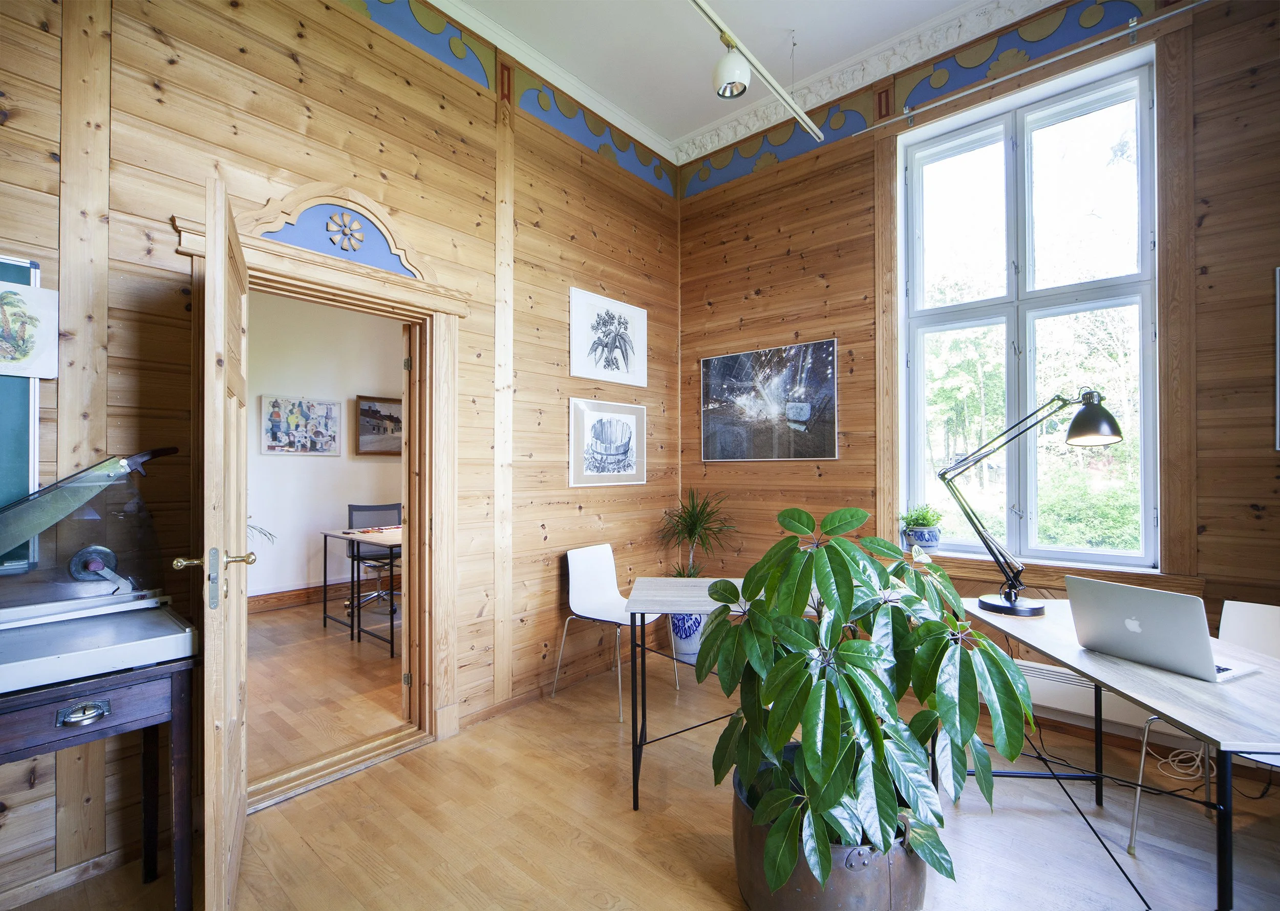 Eksempel på innredning med kontorplasser.
