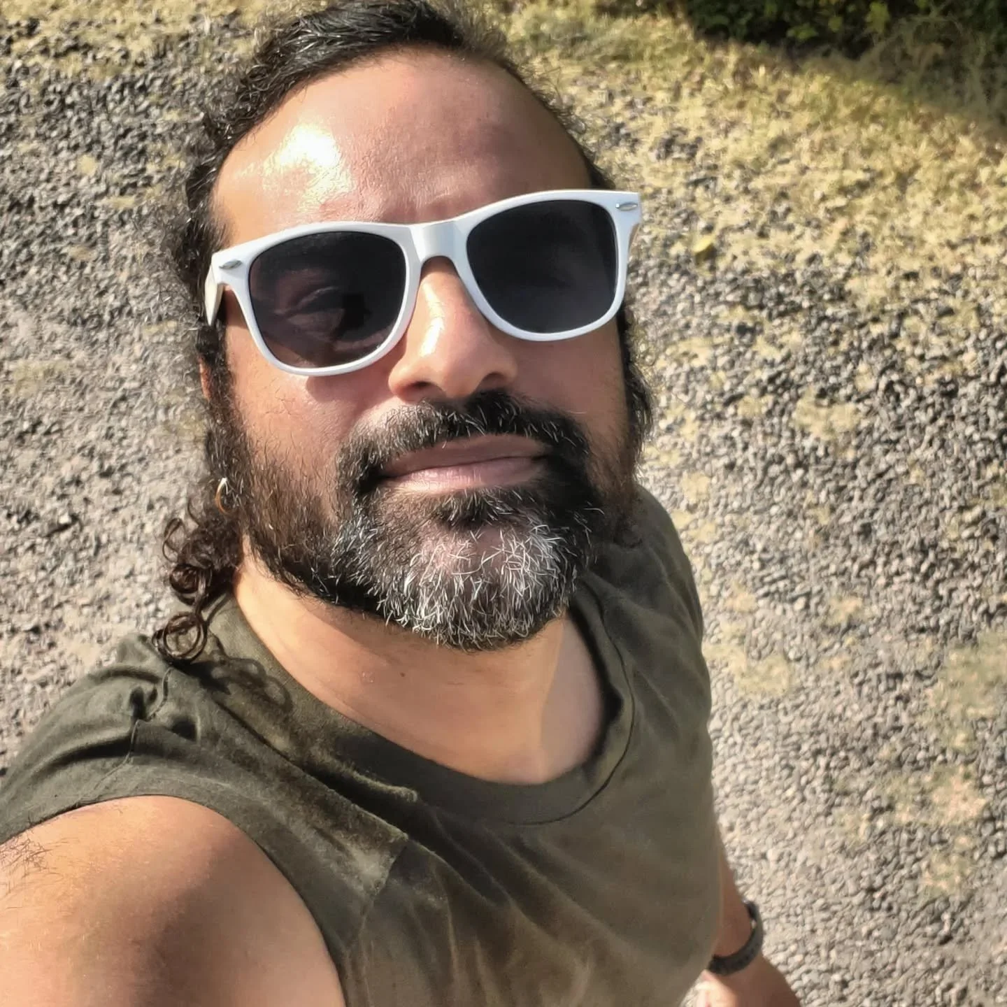 Le Tantra est une science, une exp&eacute;rience de vie.
Me vient l&rsquo;envie de partager une partie de cette exp&eacute;rience par ce th&egrave;me :
L&rsquo;amour de soi.
Que signifie l&rsquo;amour de soi ? Ce que je comprends par l&agrave;, c&rsq