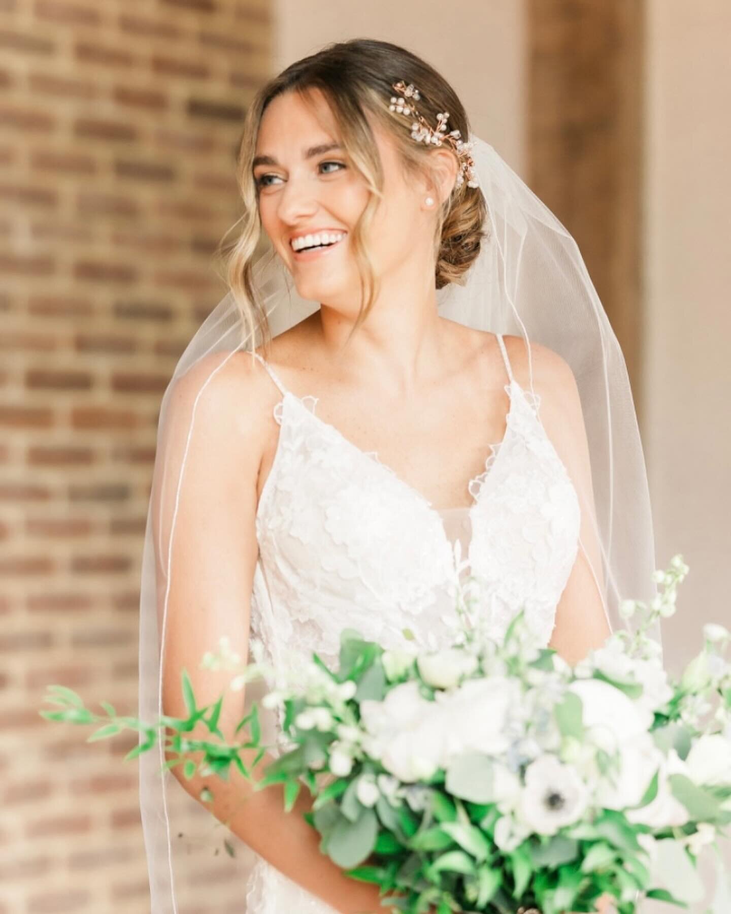 Lovely bride ✨

Bridal hair &amp; makeup by @kerimcbridehair 
📸 by @michellelairdphoto 

#bridalhair #bridalmakeup #philadelphiawedding #weddinghair #weddingmakeup #bridalglam #bridesmaidshair #bridesmaidmakeup