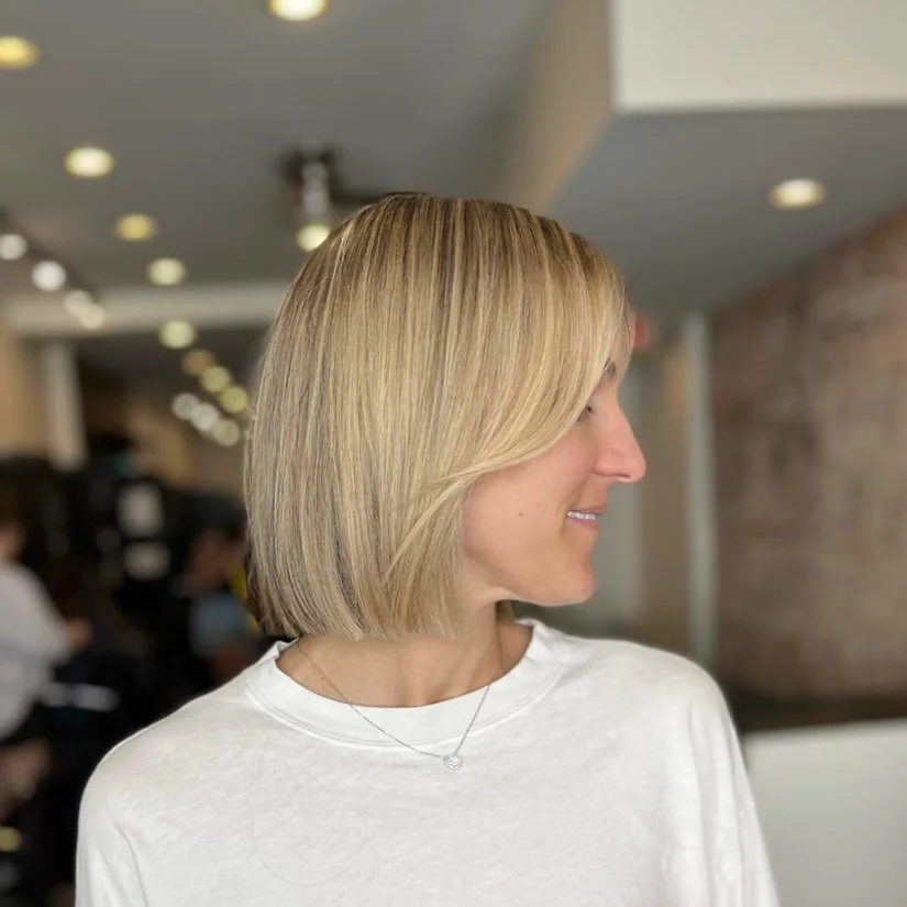 Clean lines💇&zwj;♀️ and fresh highlights by @carbar410 ✨Precision?✔️, Color?✔️, Timeless-style?✔️
#HairGoals #Highlights #PhillySalon #houseofclarity #phillybesthair #wella #sassoon