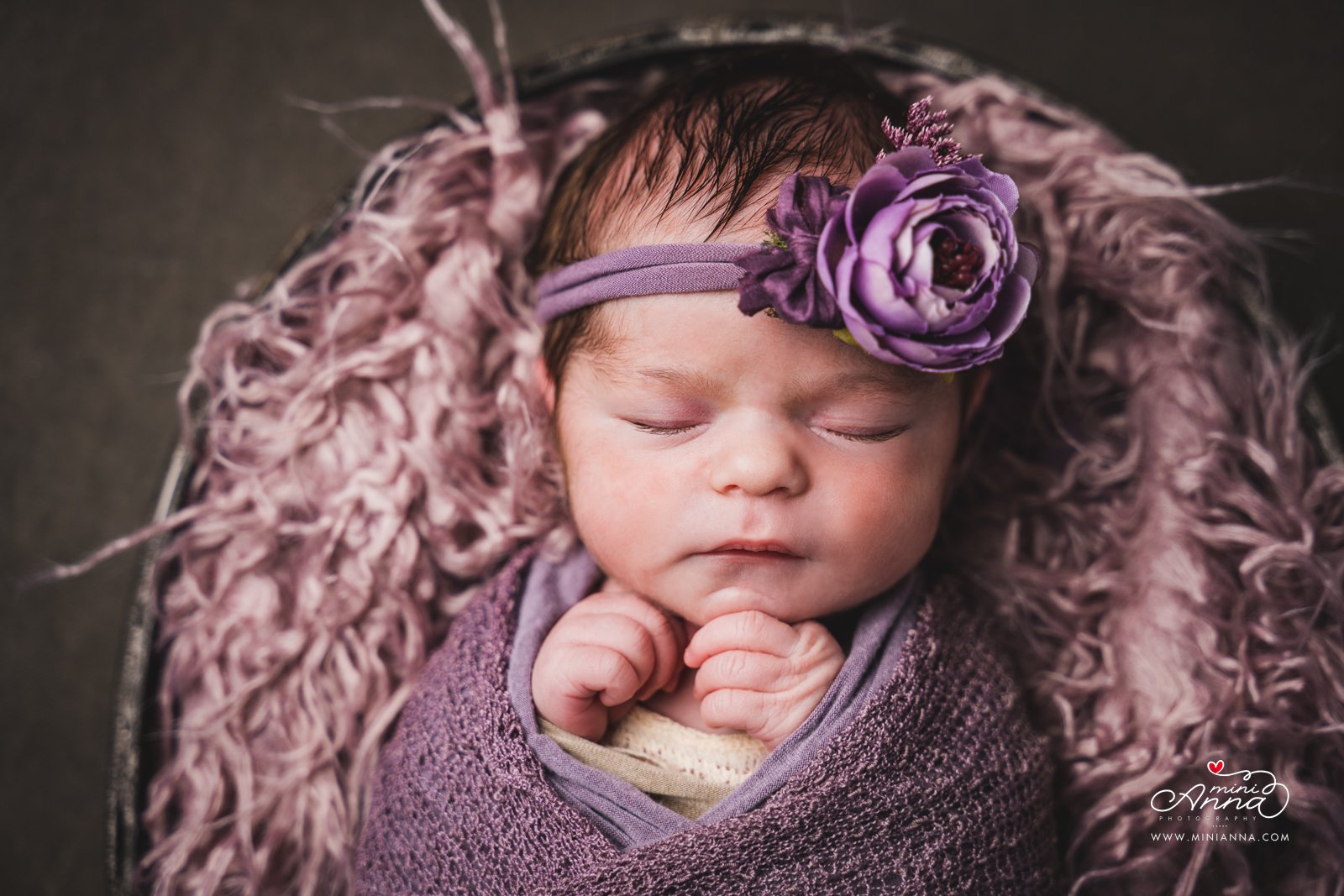 MiniAnna-BethKeolanui-Newborn-5290-retouchedsrgb-bw.jpg