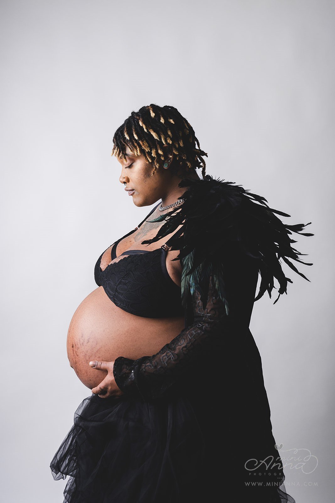 MiniAnna2023-GabrielleTodd-MaternityStudio-0433srgb_websize.jpg